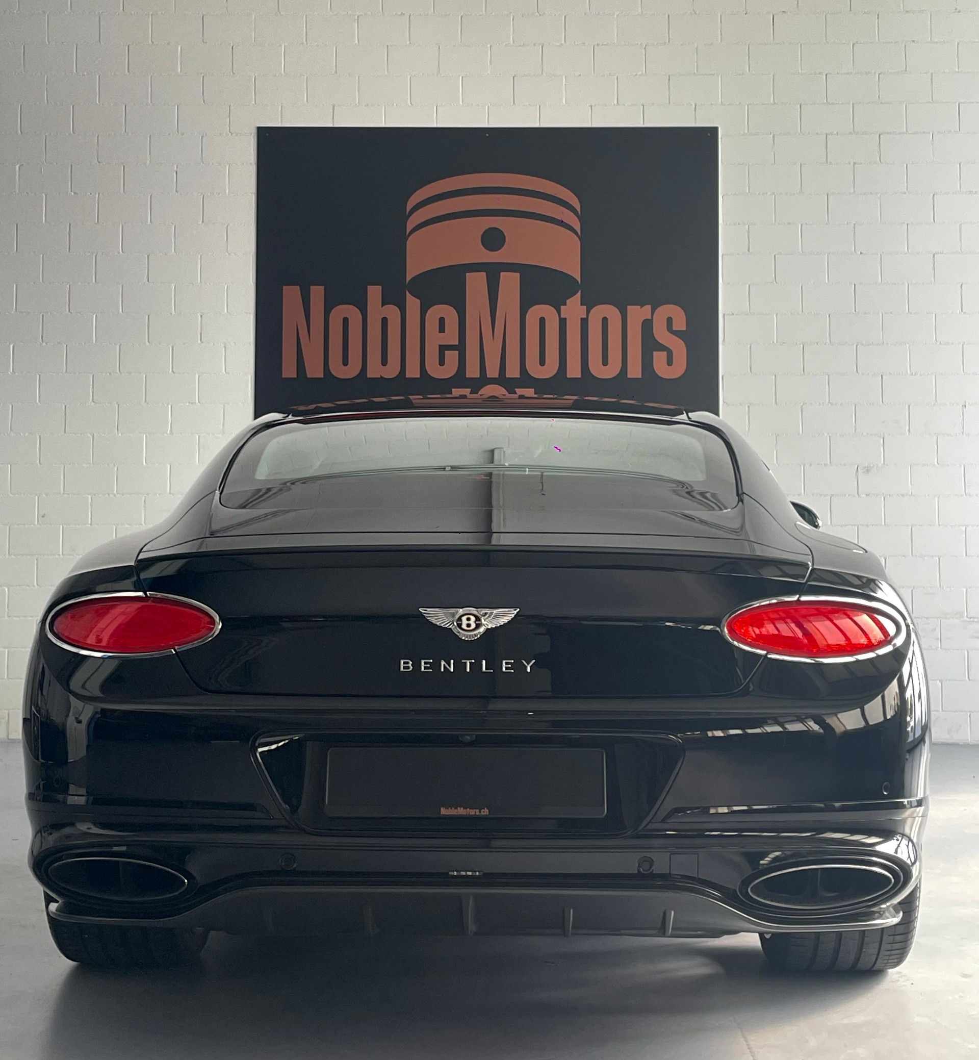 BENTLEY Continental GT 6.0 W12 Nummer 9 / 1 of 100-showroom-element-1