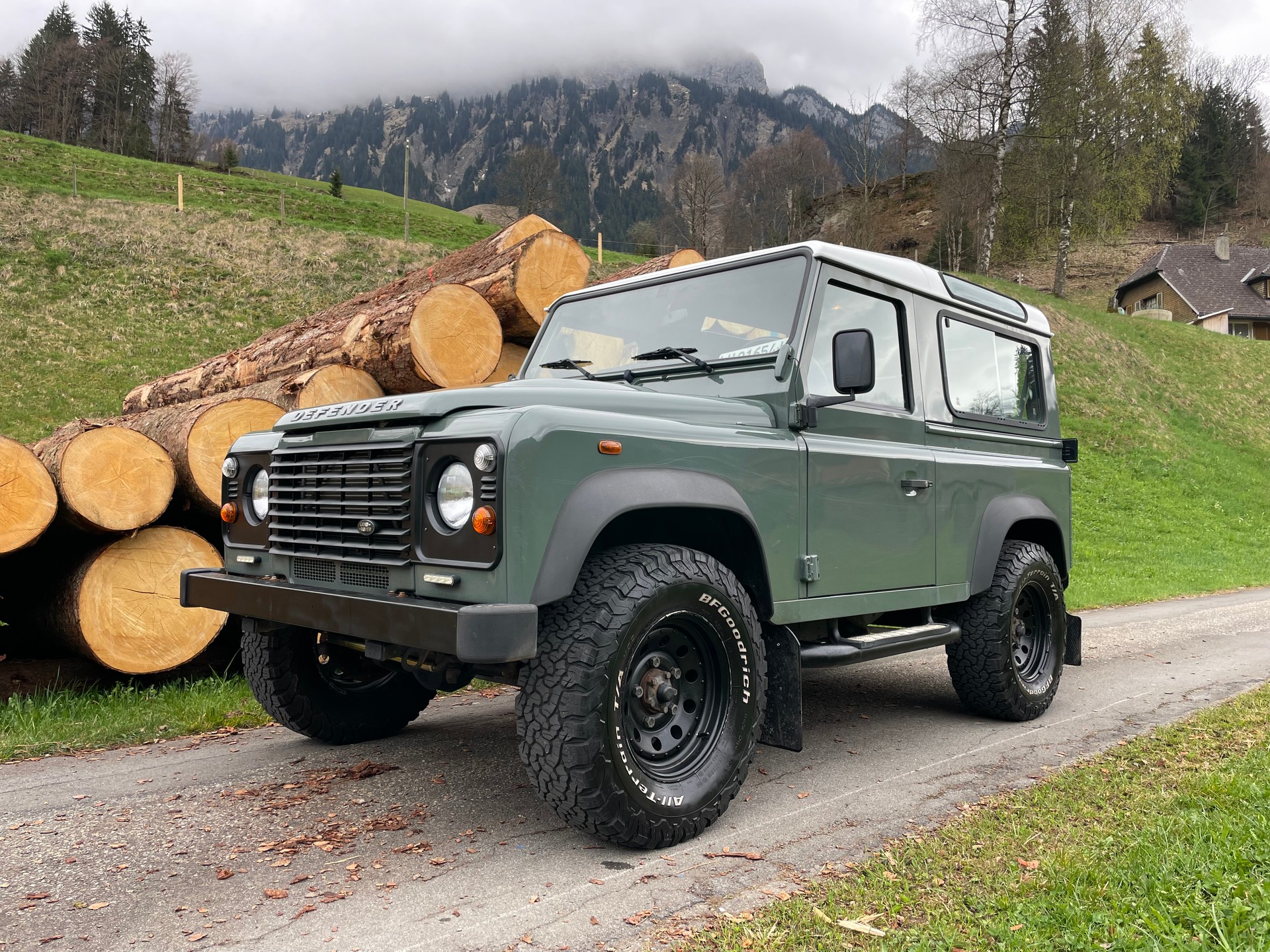 LAND ROVER Defender 90 2.2 TD4 Station Wagon