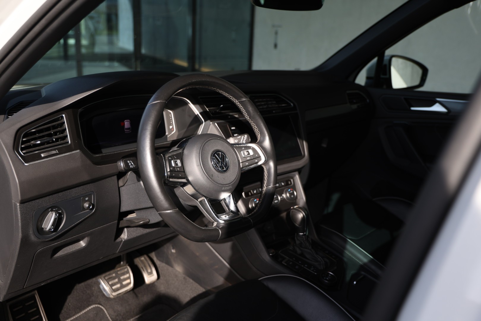 VW Tiguan 2.0 TDI SCR Highline 4Motion DSG-image-12