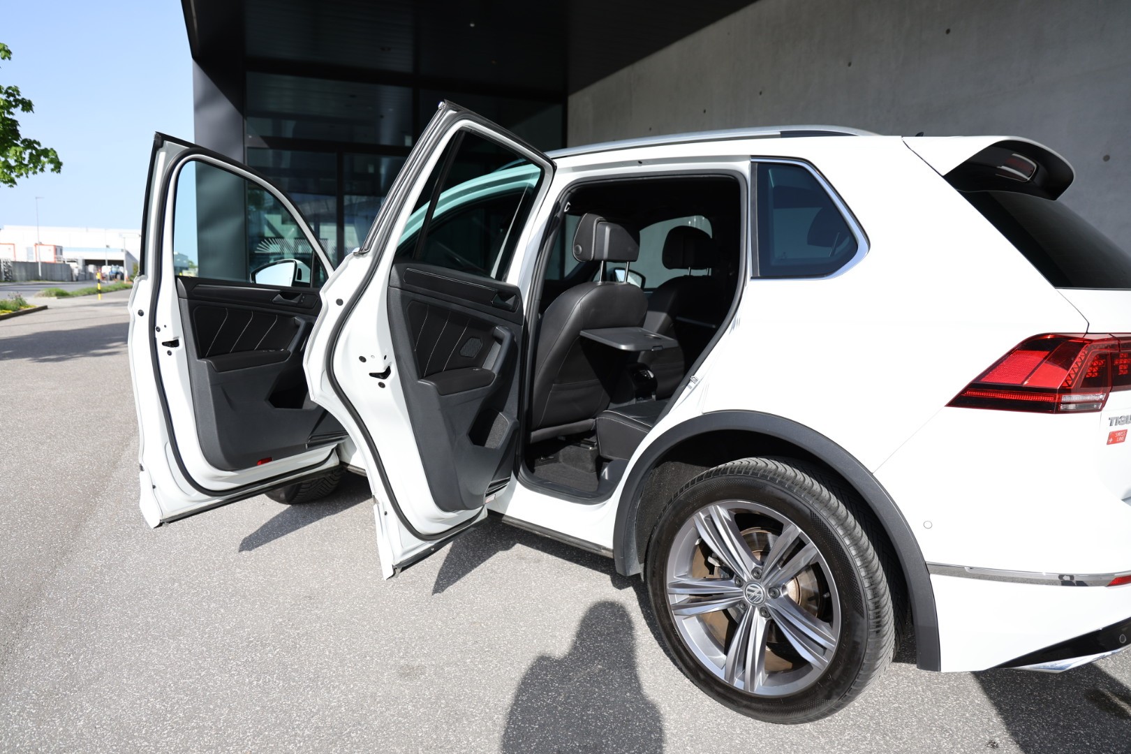 VW Tiguan 2.0 TDI SCR Highline 4Motion DSG-image-11