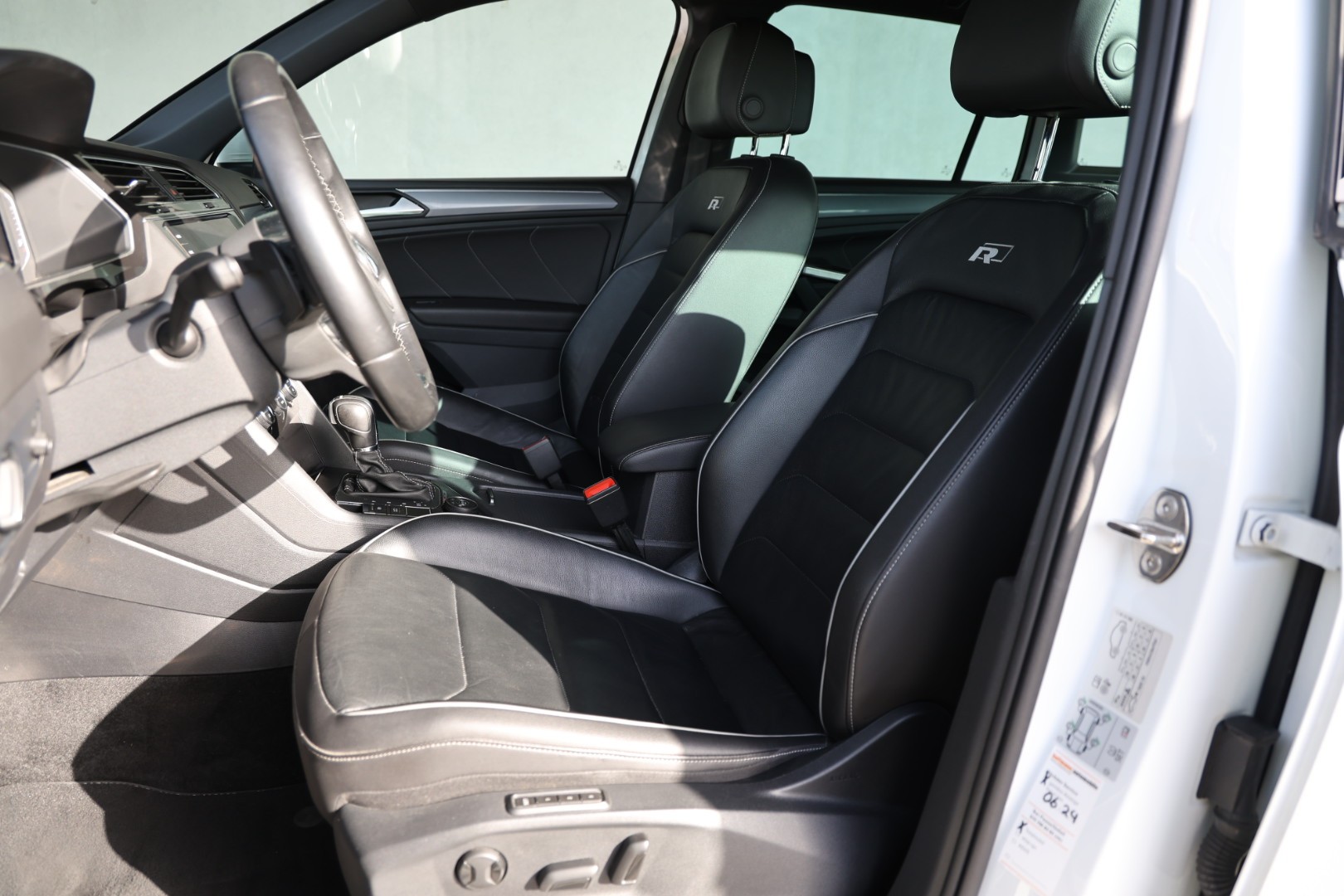 VW Tiguan 2.0 TDI SCR Highline 4Motion DSG-image-4