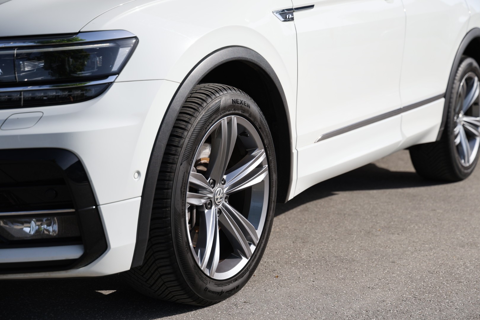 VW Tiguan 2.0 TDI SCR Highline 4Motion DSG-image-14