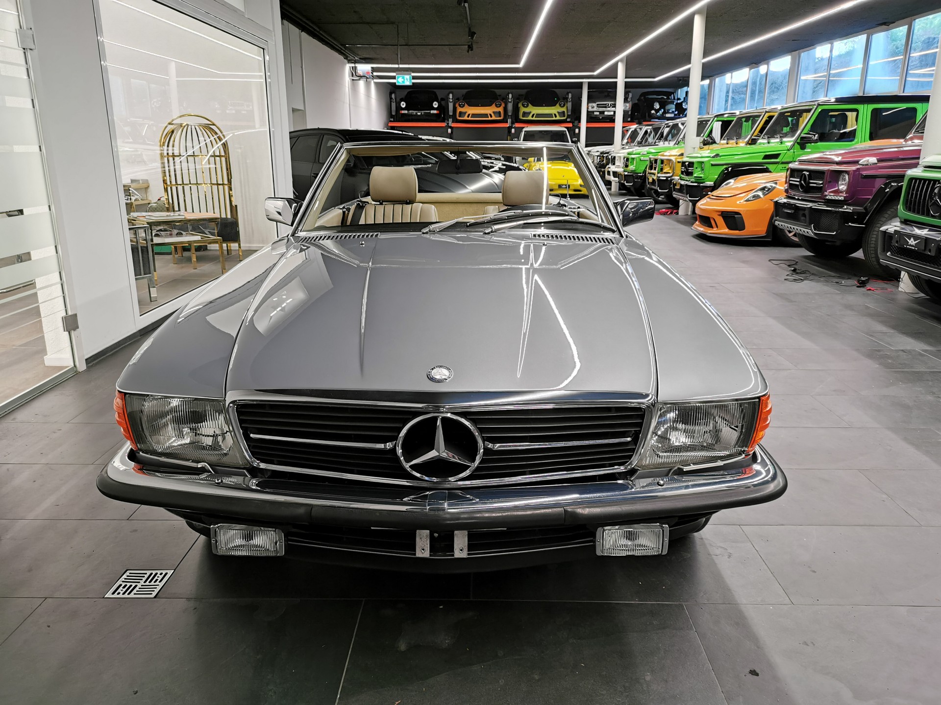 MERCEDES-BENZ SL 280 R107 SILBERBLAU MÉT. /BEIGE LEDER V6 OLDTIMER 107 CABRIOLET 280 SL 185 PS NUR 39'500 KM KLIMA-image-1
