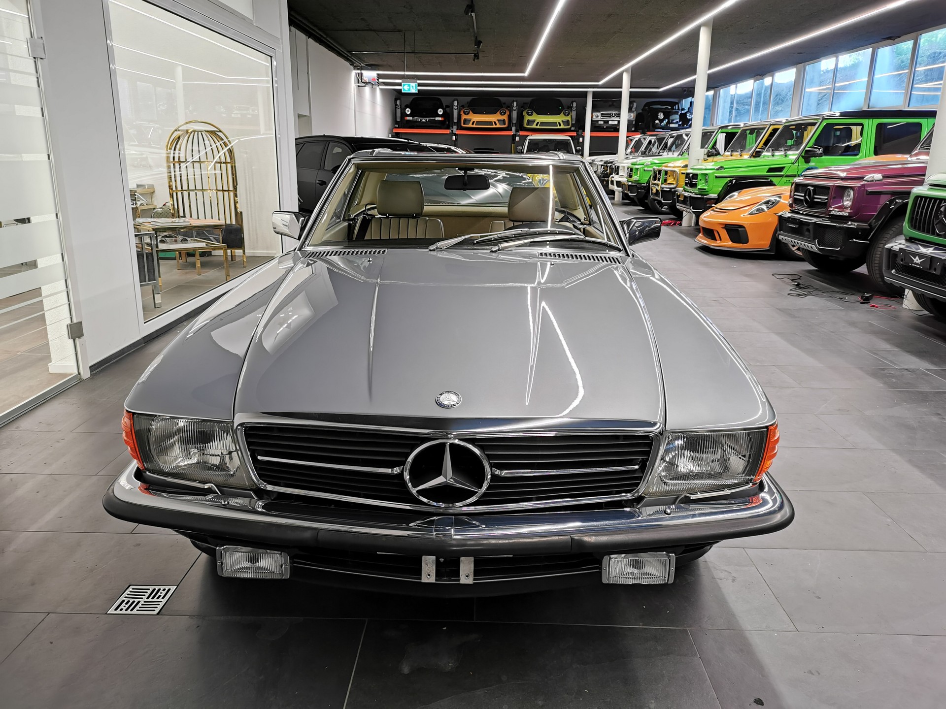 MERCEDES-BENZ SL 280 R107 SILBERBLAU MÉT. /BEIGE LEDER V6 OLDTIMER 107 CABRIOLET 280 SL 185 PS NUR 39'500 KM KLIMA-image-14