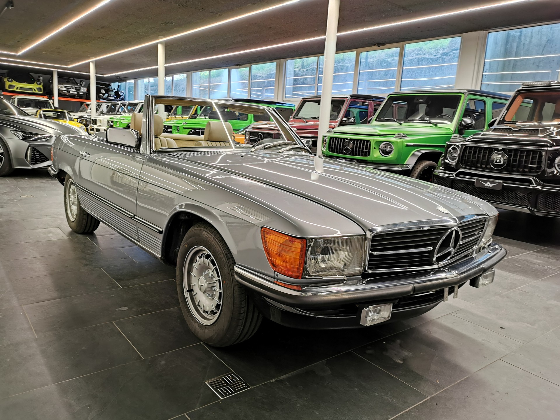 MERCEDES-BENZ SL 280 R107 SILBERBLAU MÉT. /BEIGE LEDER V6 OLDTIMER 107 CABRIOLET 280 SL 185 PS NUR 39'500 KM KLIMA