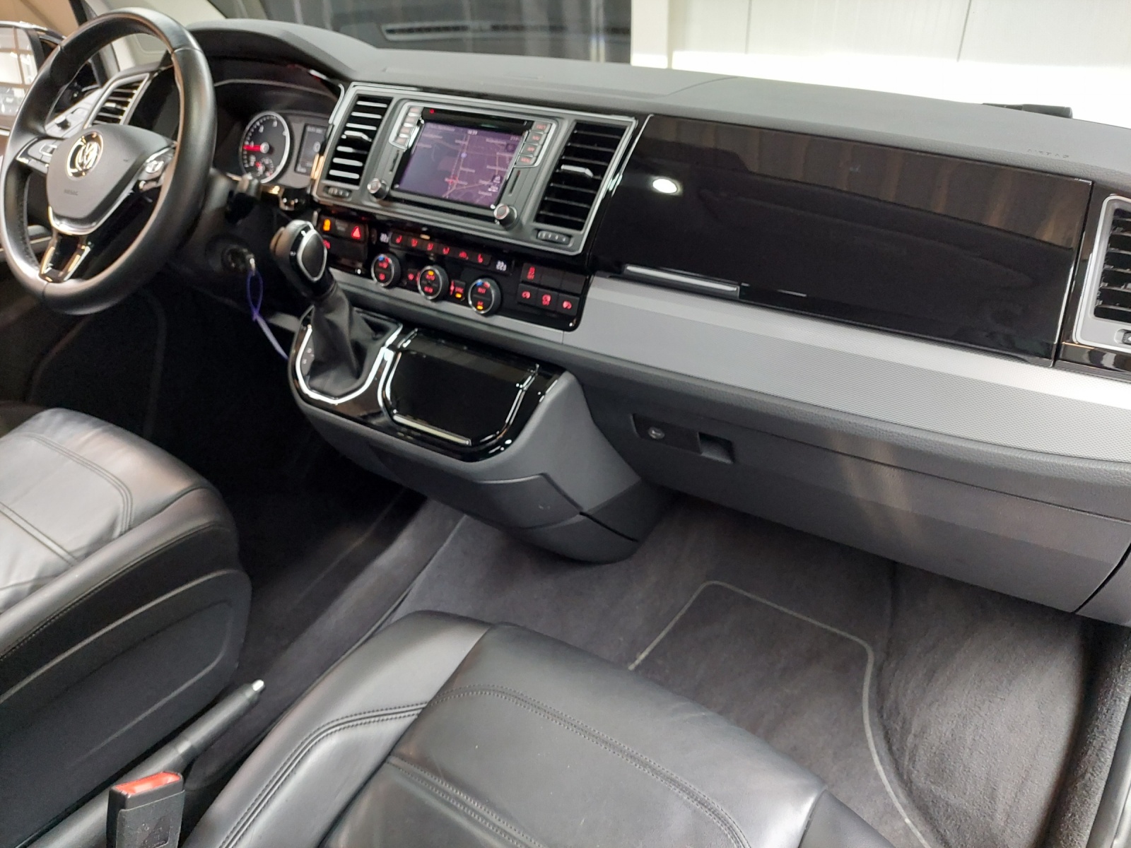 VW T6 Multivan 2.0 Bi-TDI Highline 4Motion DSG-image-10