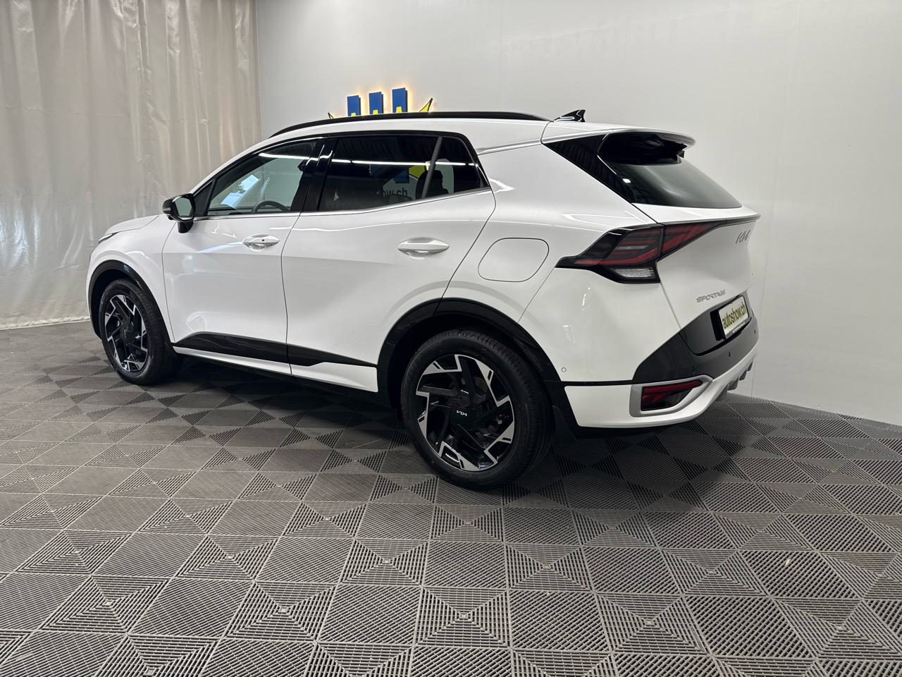 KIA Sportage 1.6T-GDi PHEV GT-Line 4x4 A-showroom-element-1