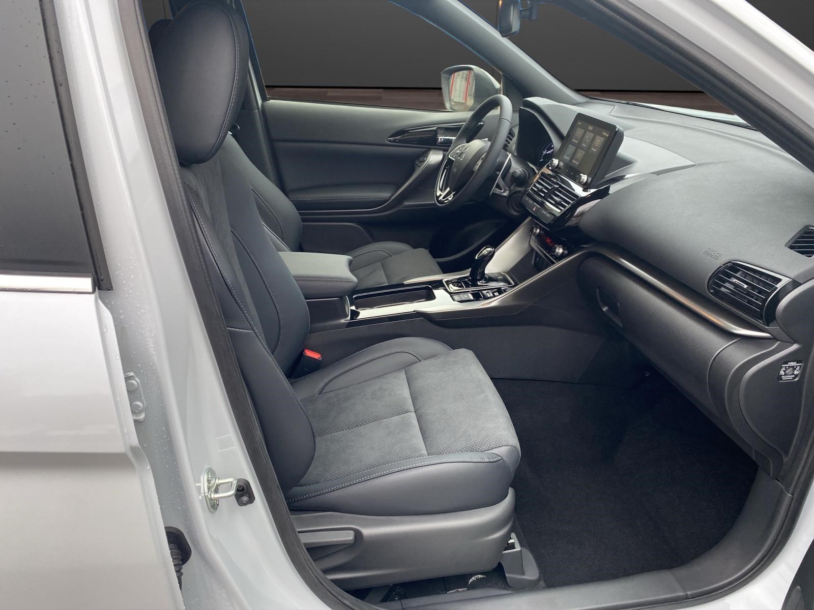 MITSUBISHI Eclipse Cross 2.4 PHEV Blackline 4x4-image-13