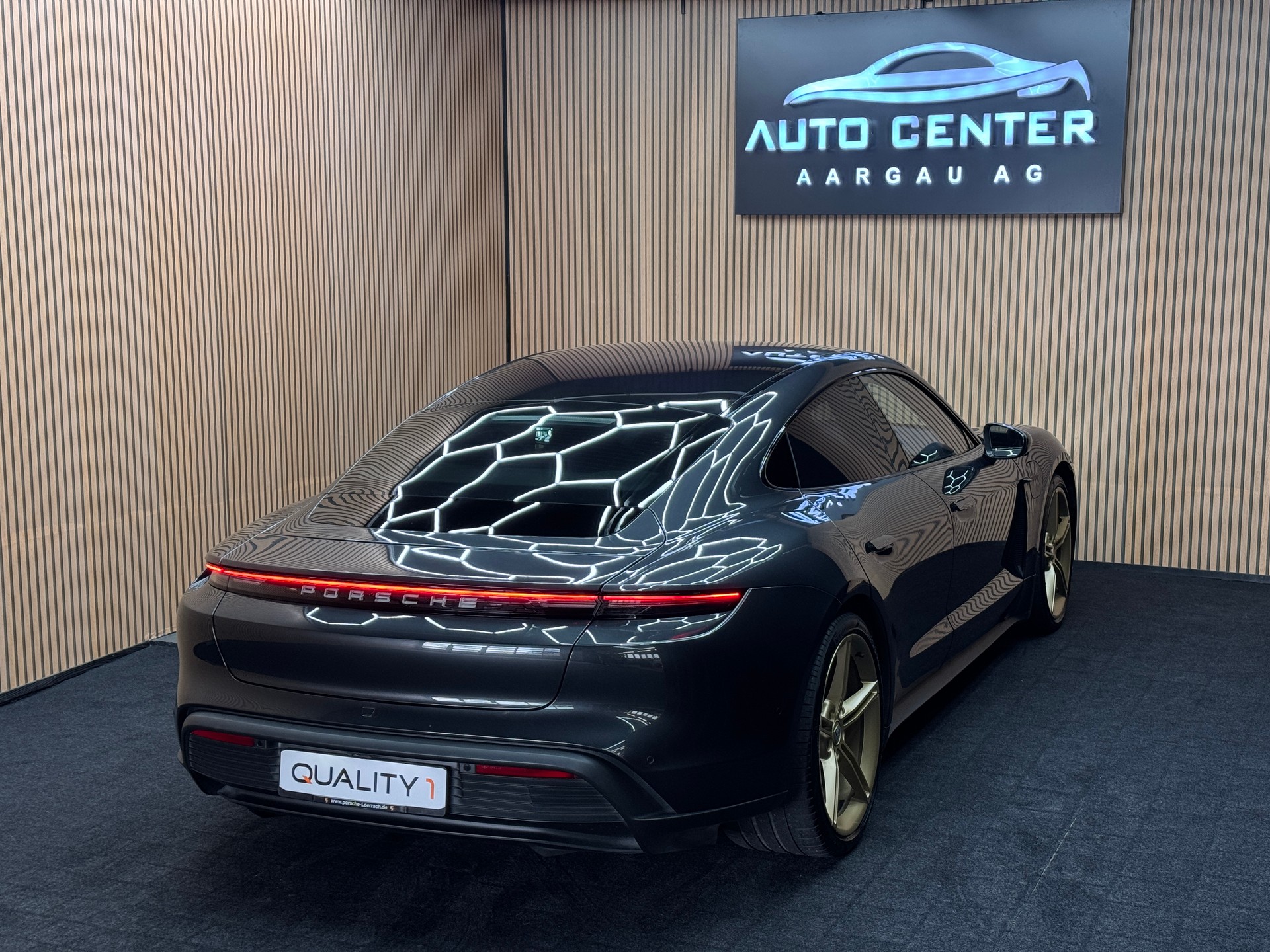PORSCHE Taycan 4S Performance Batterie *Leasing ab CHF 479.-/ Monat*-showroom-element-3
