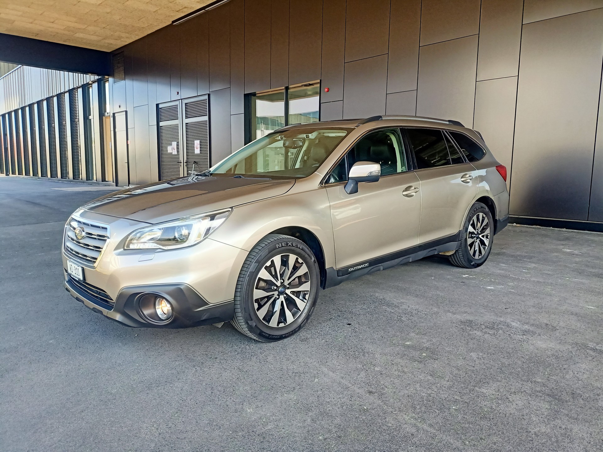 SUBARU Outback 2.5i Luxury AWD Lineartronic