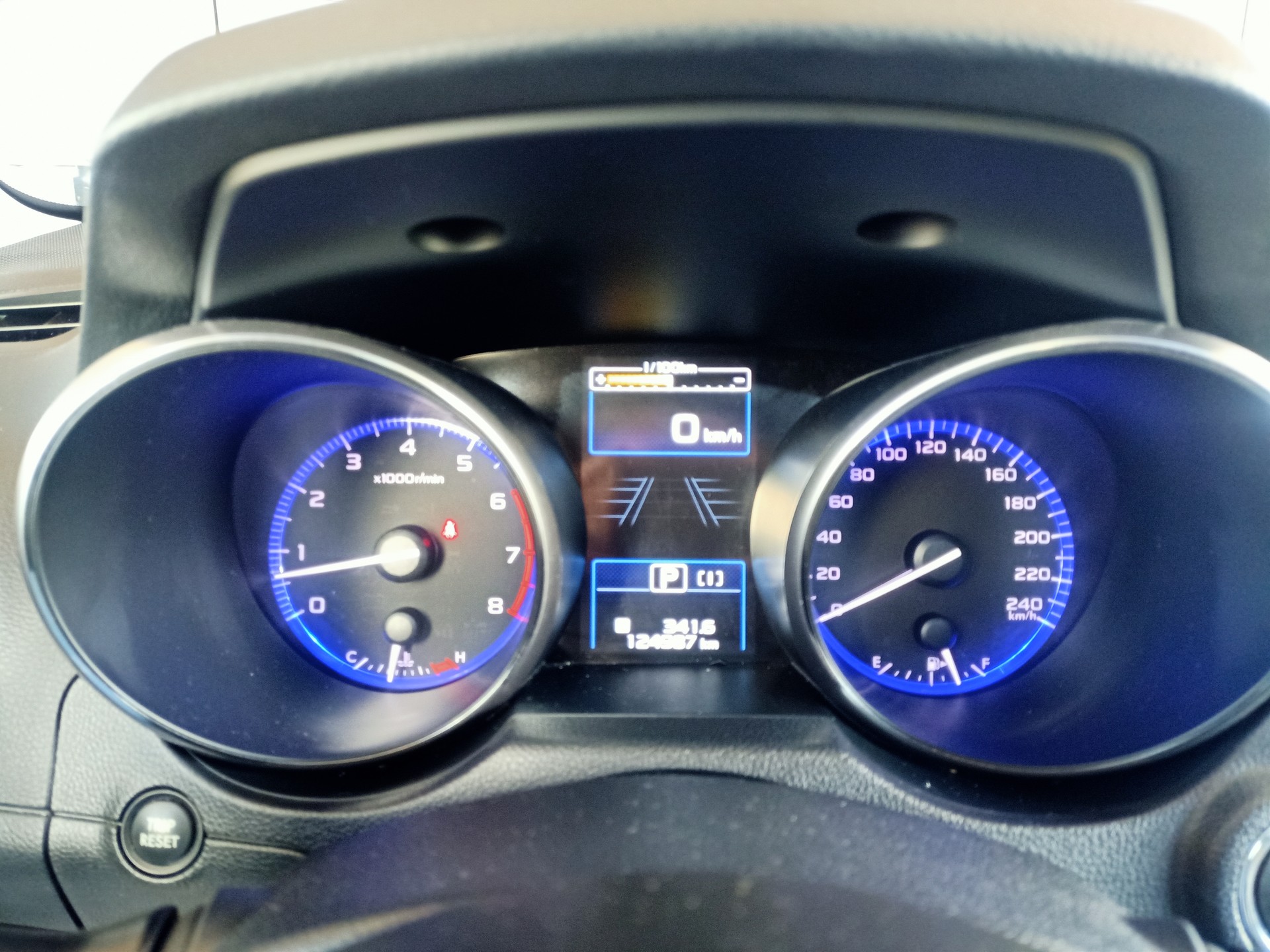 SUBARU Outback 2.5i Luxury AWD Lineartronic-image-9