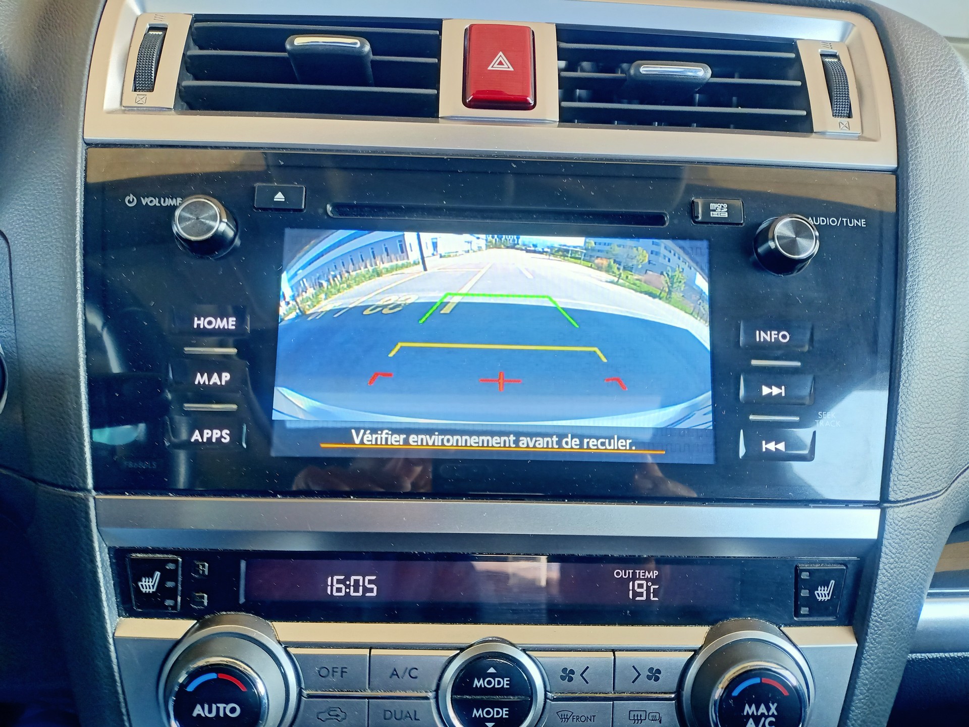 SUBARU Outback 2.5i Luxury AWD Lineartronic-image-8