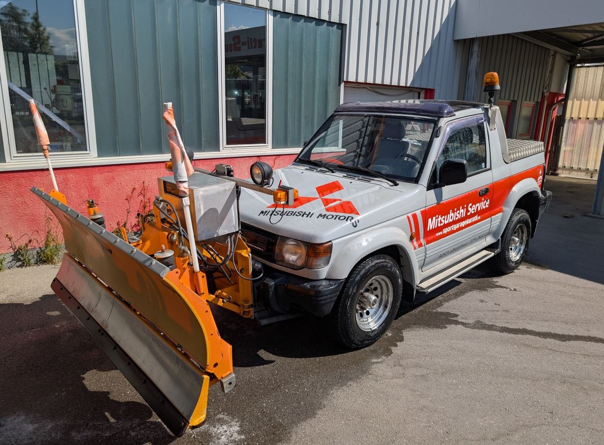 MITSUBISHI Pajero 3.0 V6 Schneepflug