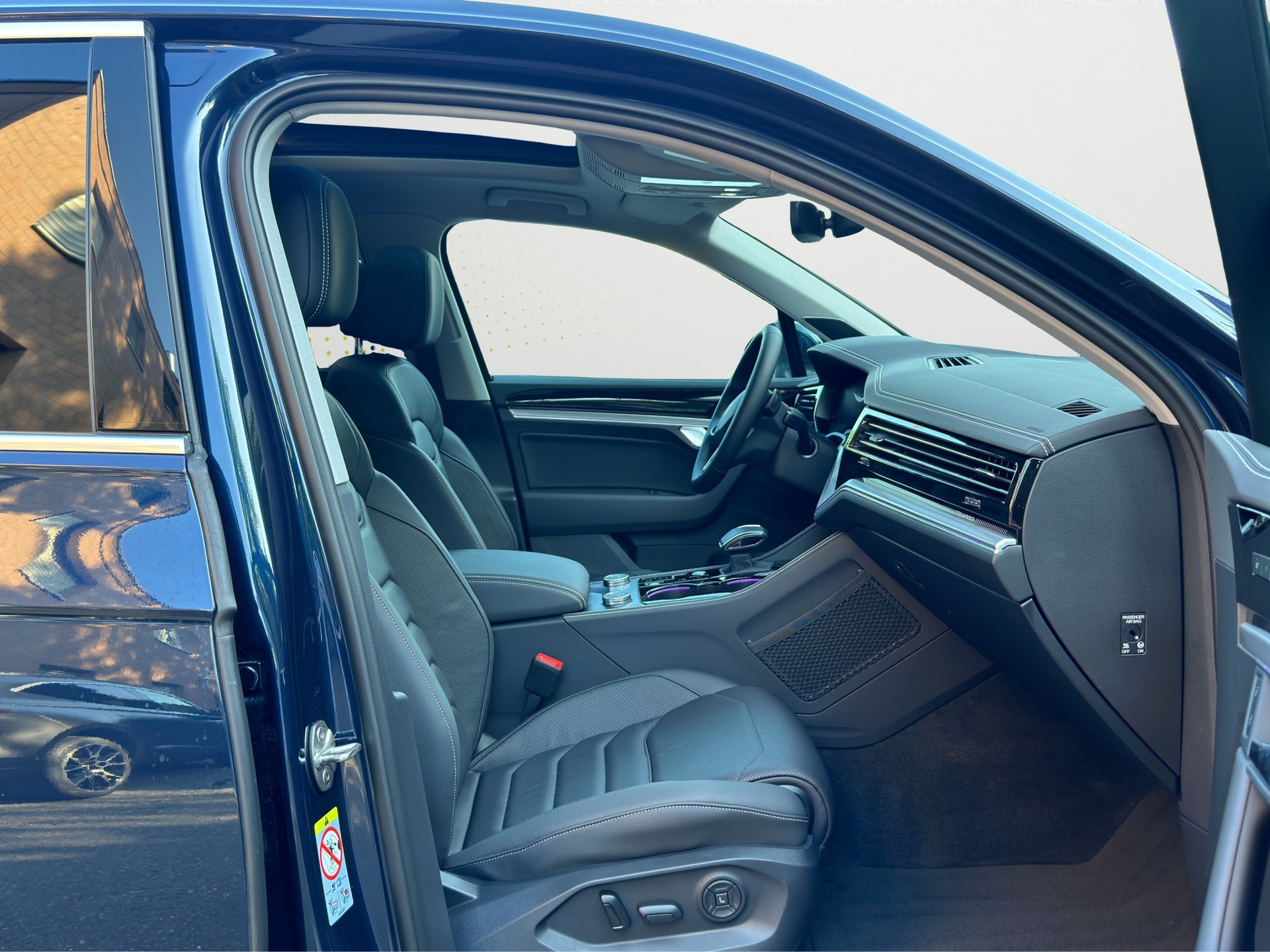 VW Touareg 3.0TSIe Hybrid Elegance FACELIFT Aut.-image-13