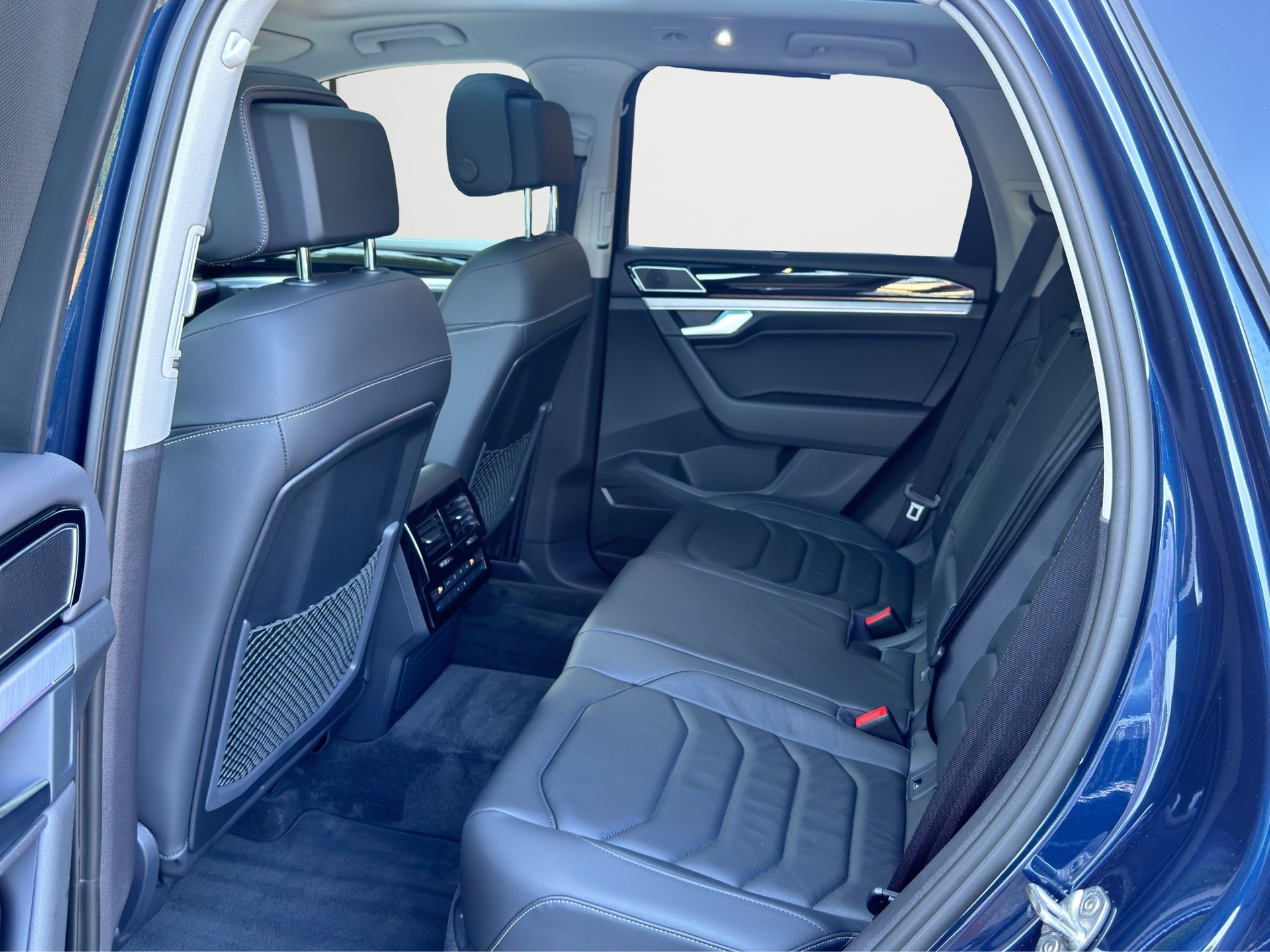 VW Touareg 3.0TSIe Hybrid Elegance FACELIFT Aut.-image-14