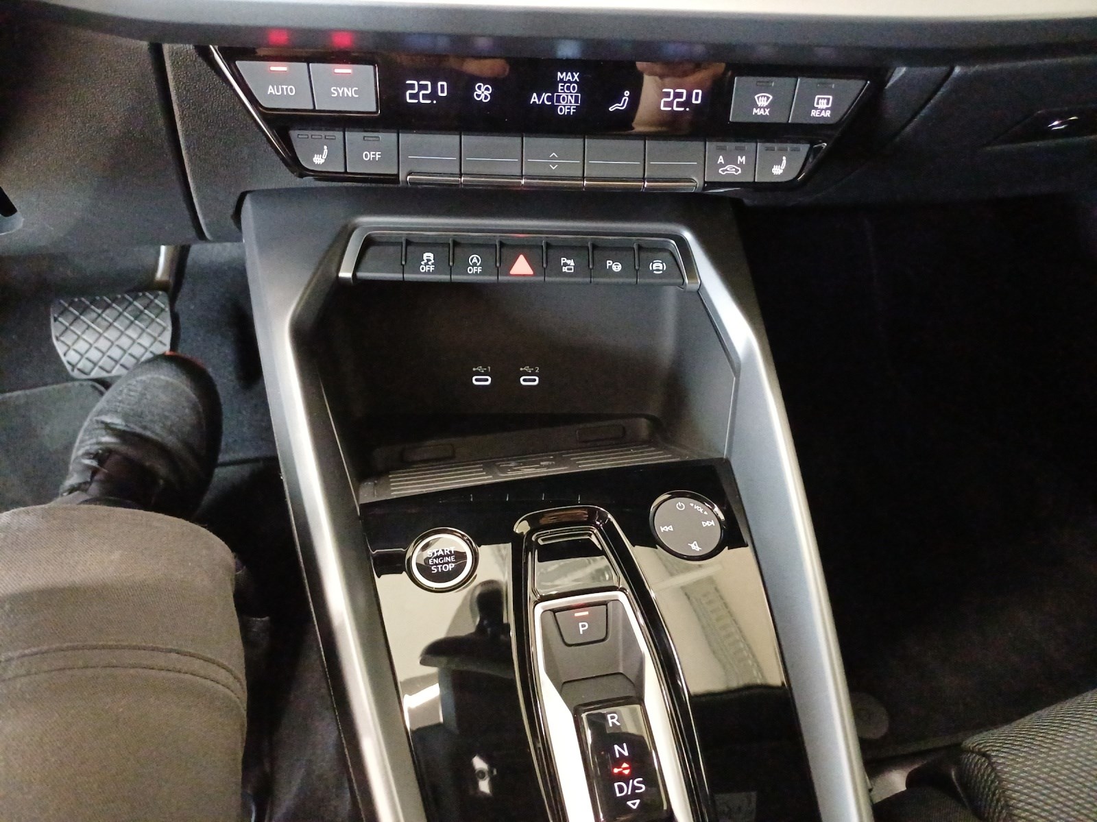 AUDI A3 Sportback 35 TFSI Attraction-image-10