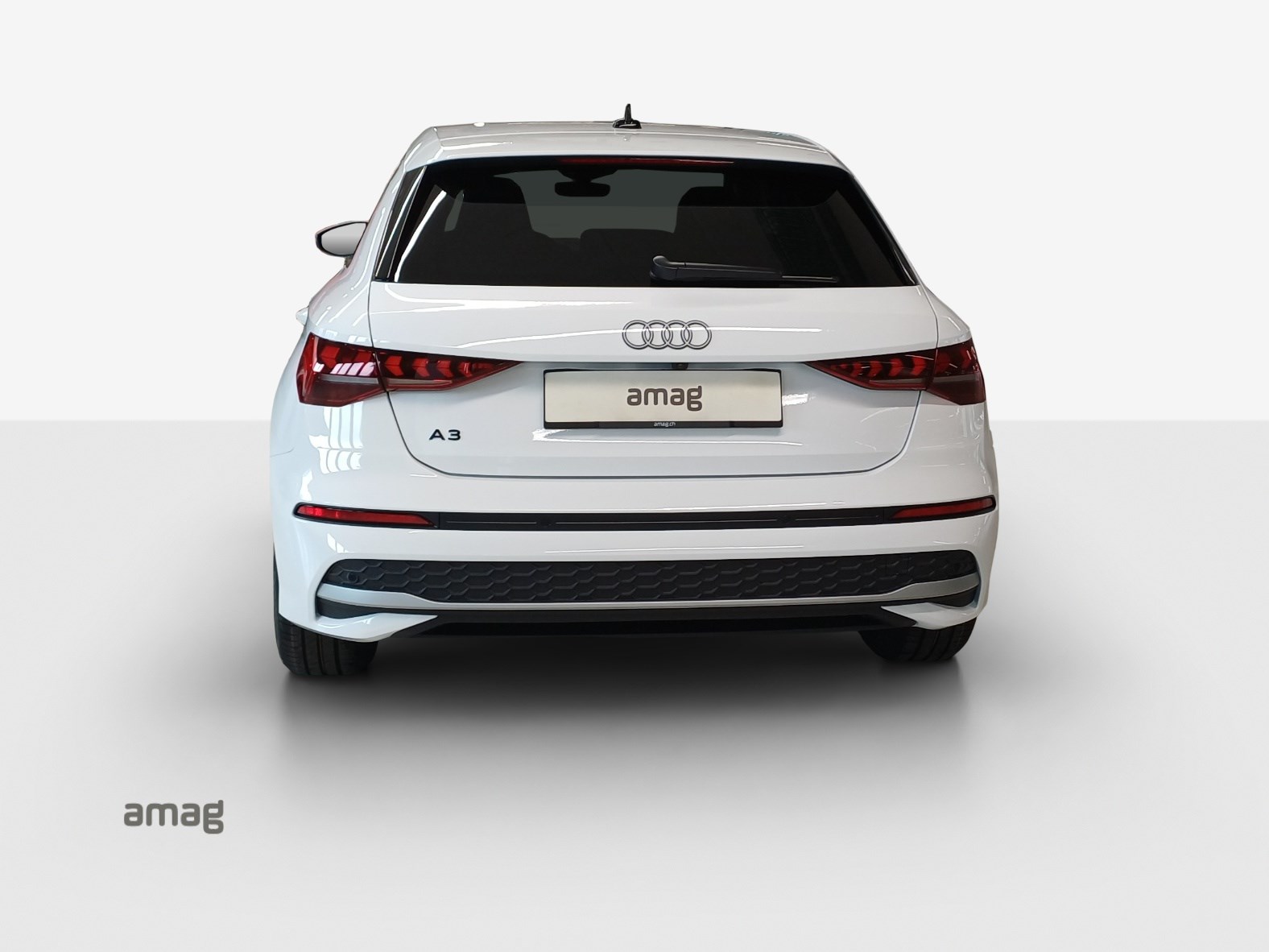 AUDI A3 Sportback 35 TFSI Attraction-image-3