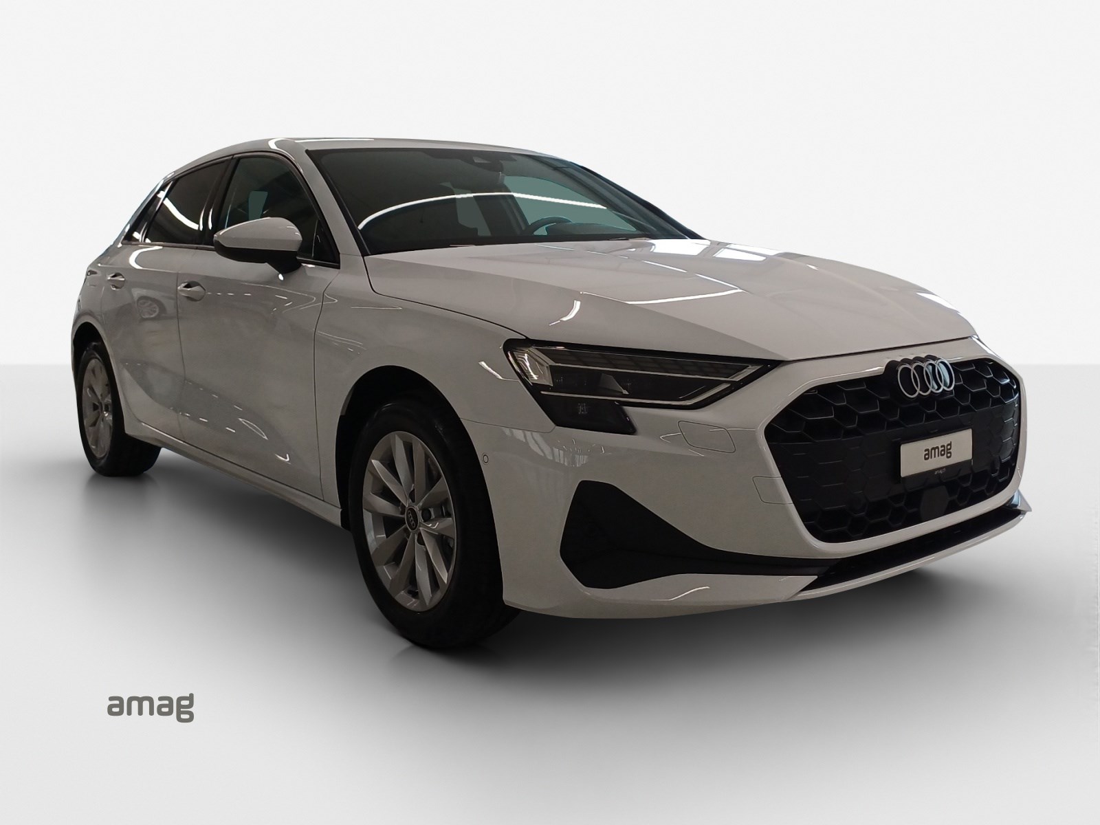 AUDI A3 Sportback 35 TFSI Attraction-image-5
