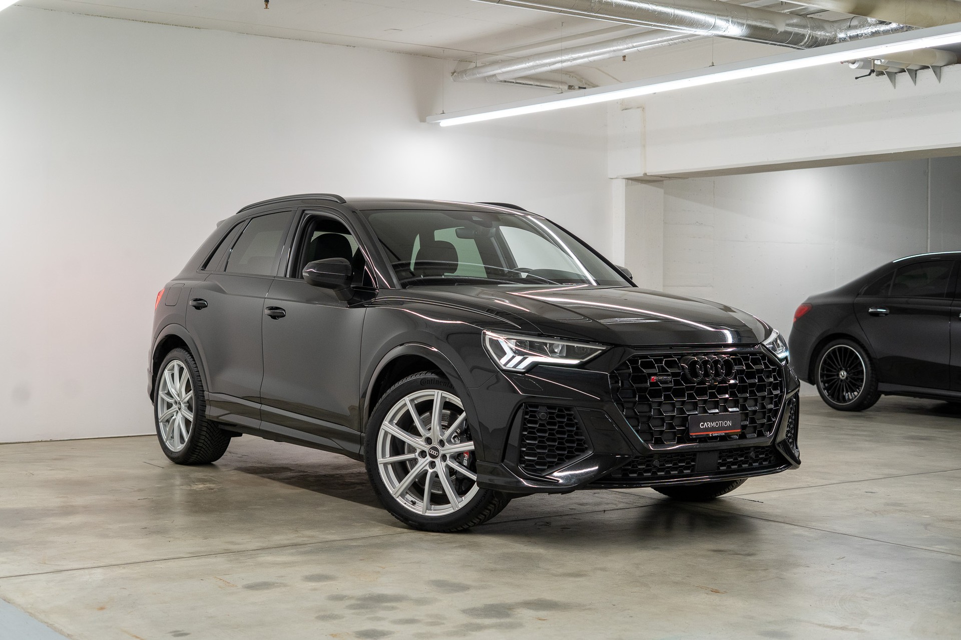 AUDI RS Q3 2.5 TFSI quattro S-Tronic-showroom-element-2