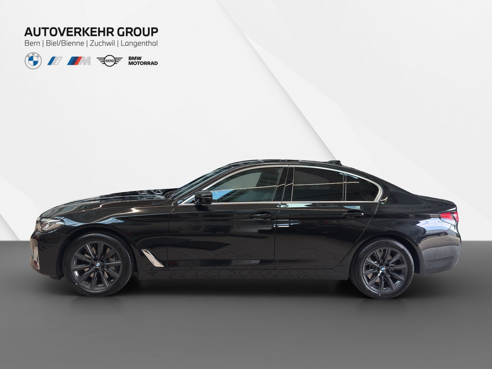 BMW 540i xDrive Luxury 48V-showroom-element-2