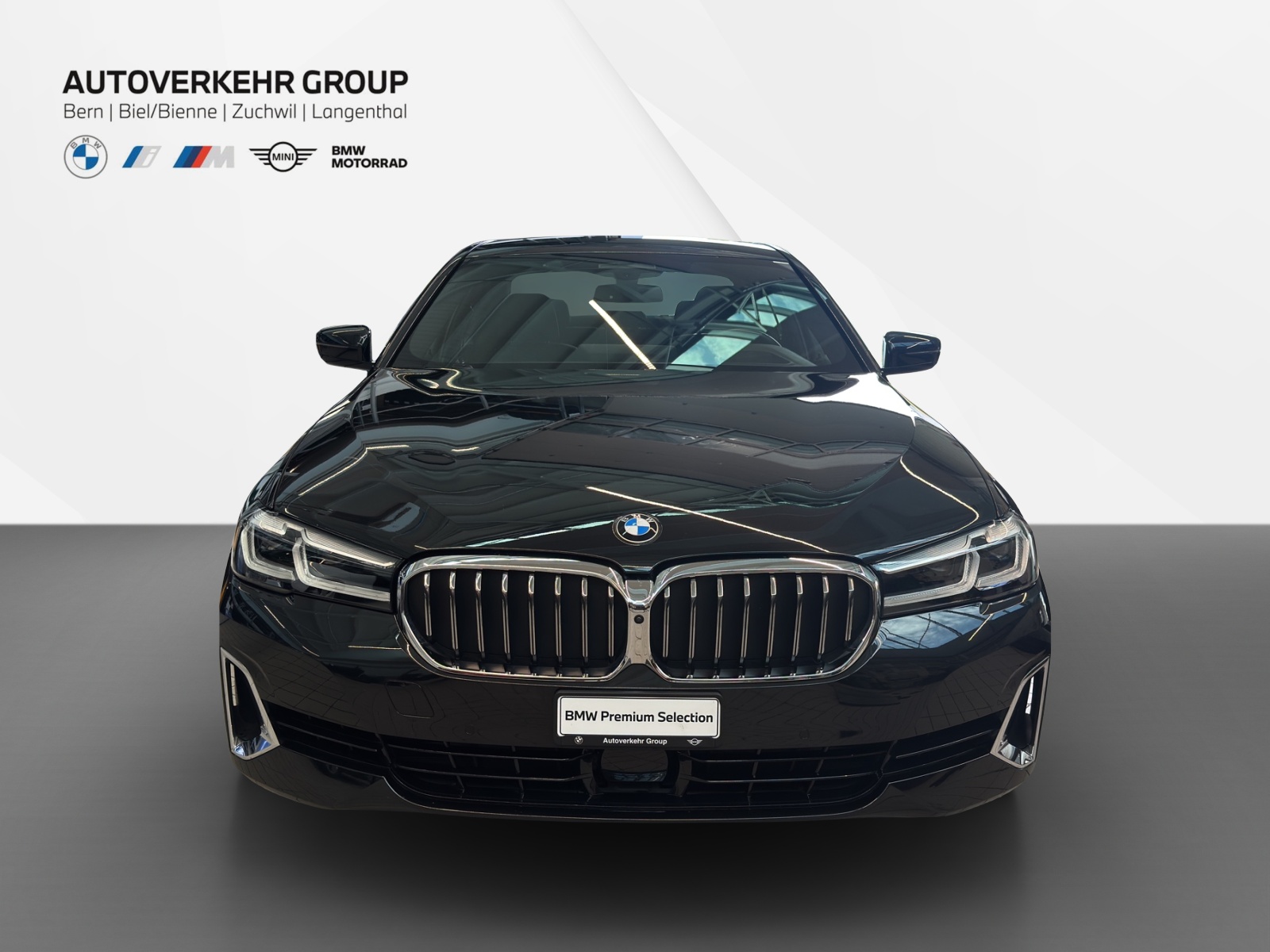 BMW 540i xDrive Luxury 48V-showroom-element-1