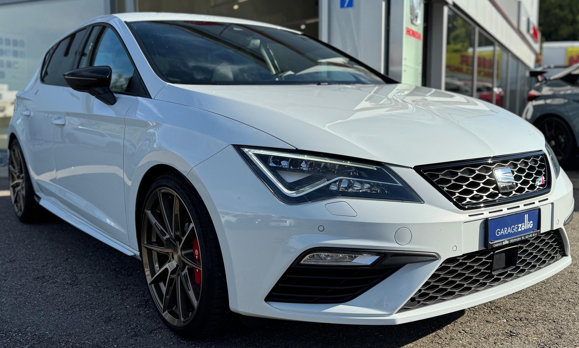 SEAT Leon 2.0 TSI 300 Cupra DSG-showroom-element-1