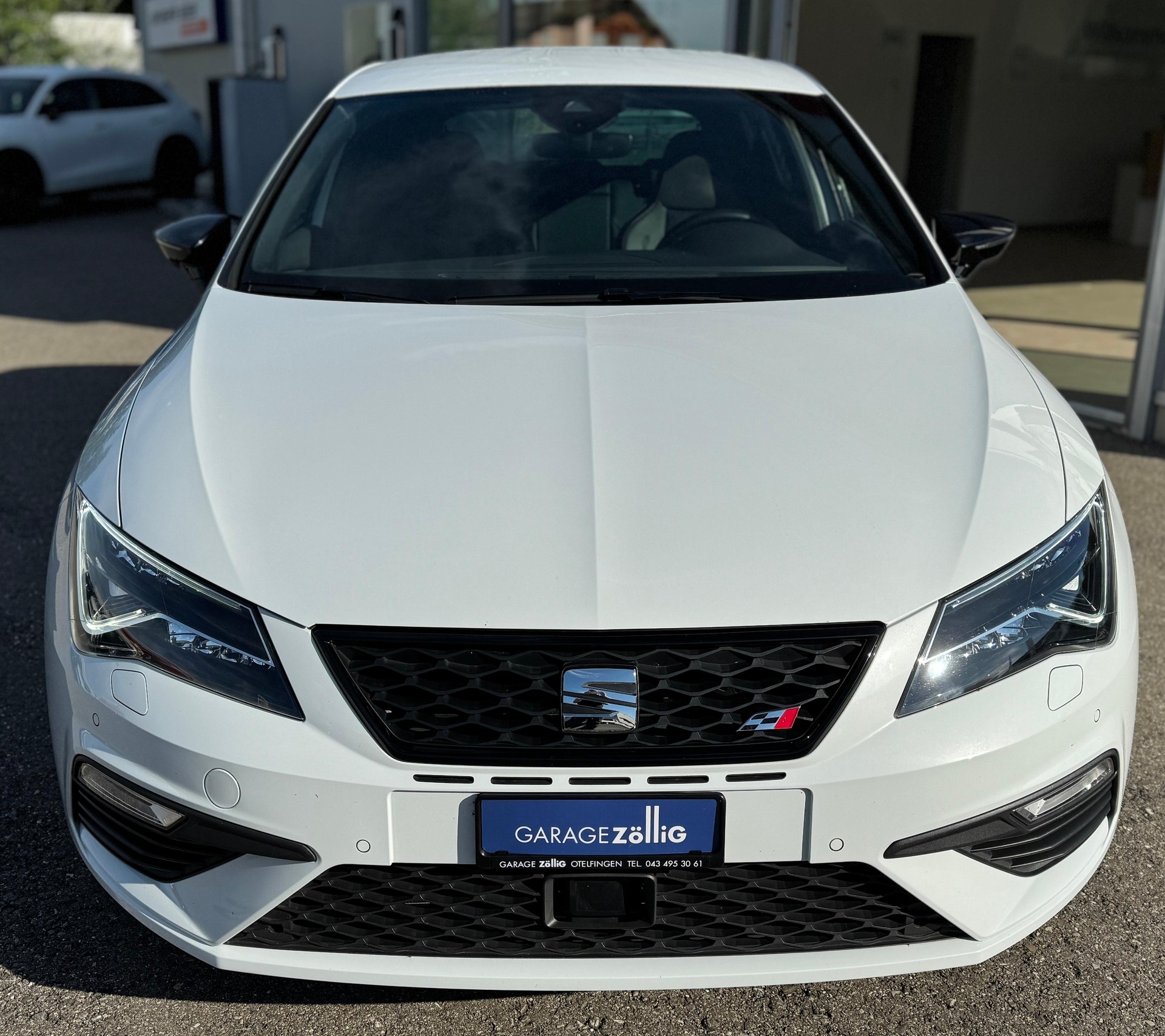 SEAT Leon 2.0 TSI 300 Cupra DSG-showroom-element-3