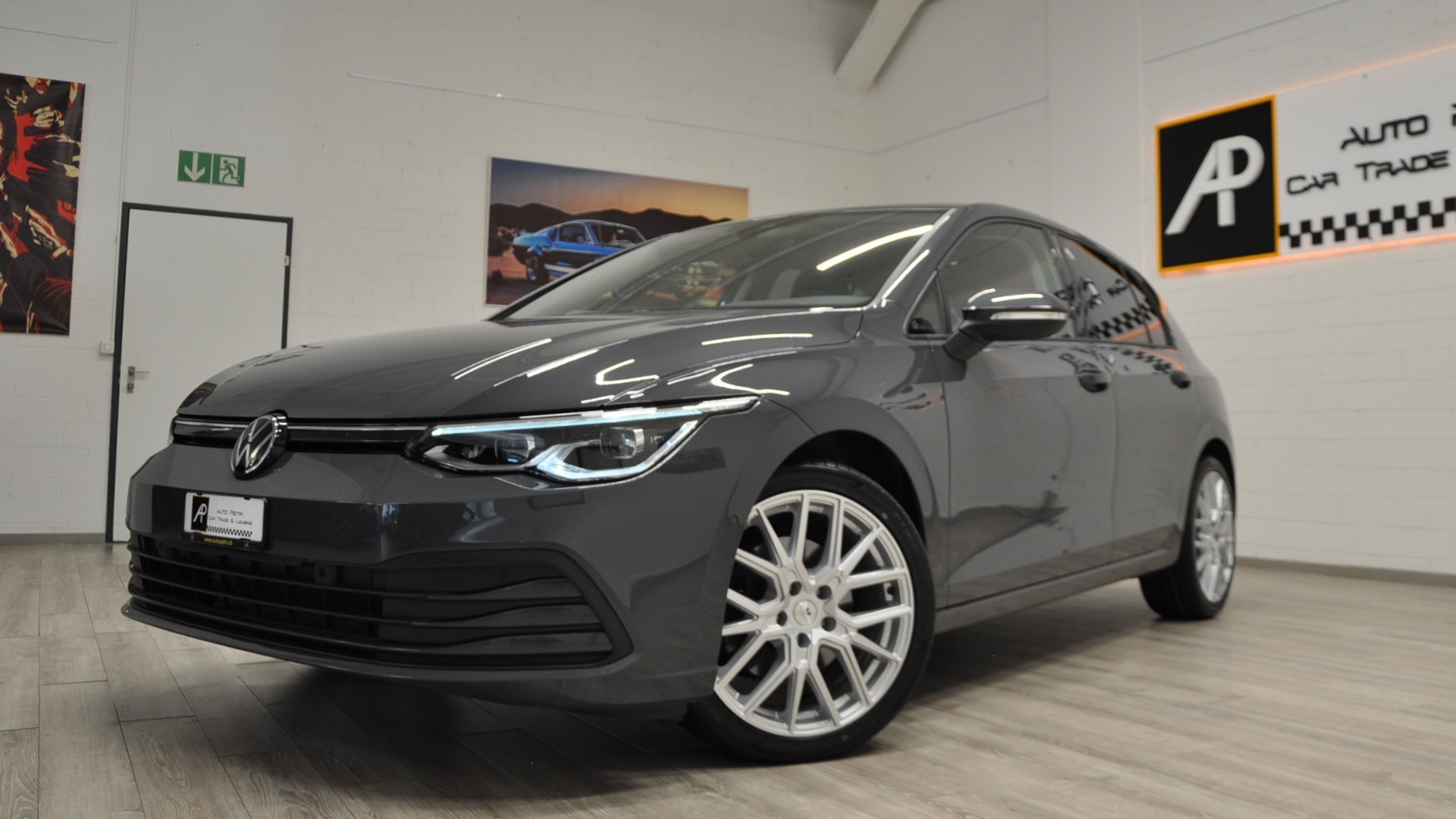 VW Golf 2.0 TDI Life DSG 4Motion-showroom-element-1