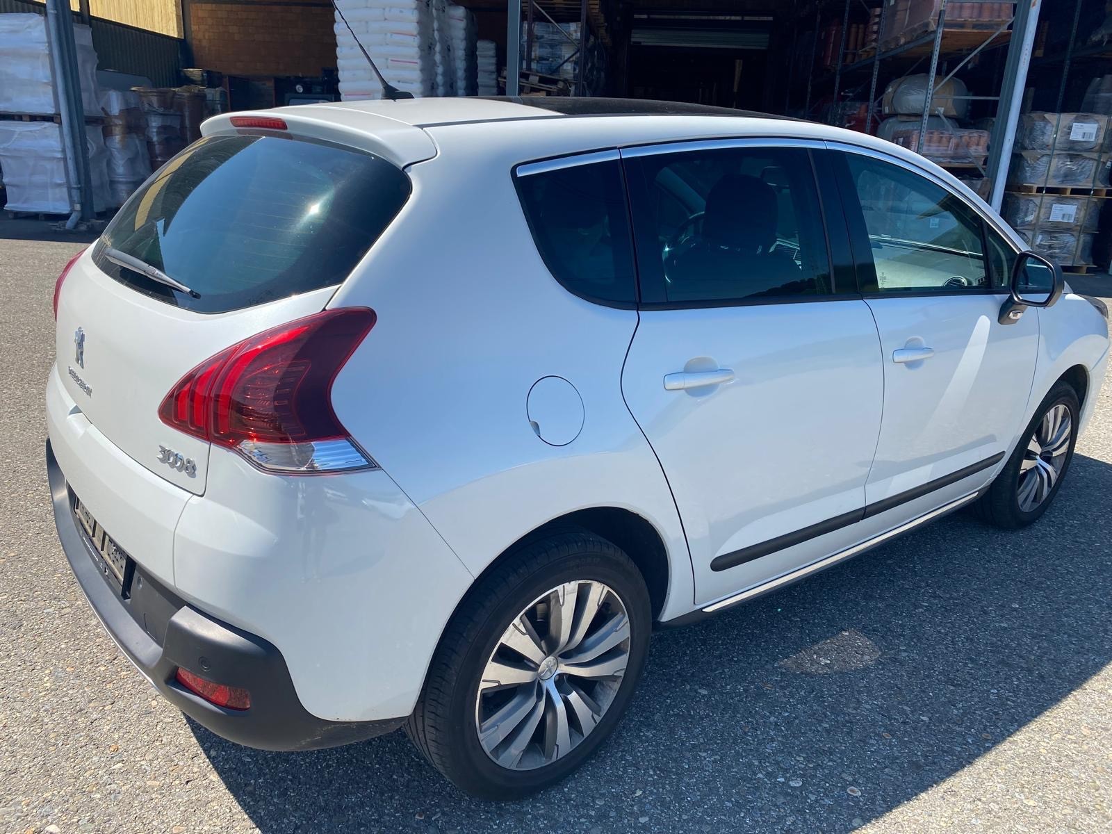 PEUGEOT 3008 1.6 1THP Allure Tiptronic-showroom-element-3