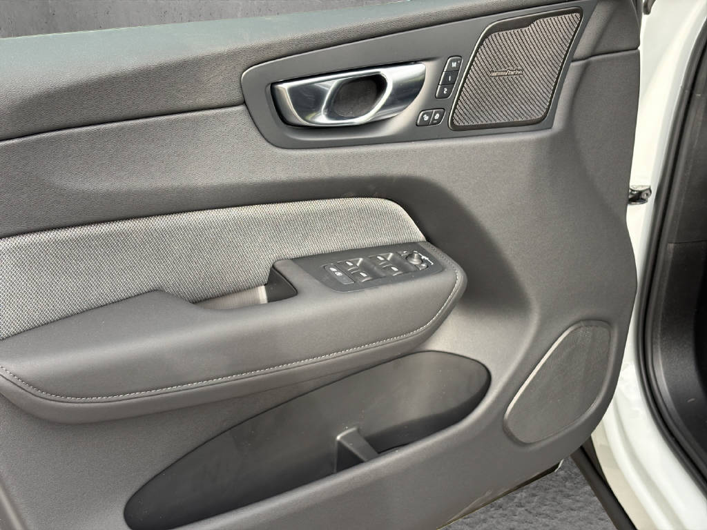 Image VOLVO XC60 XC60 2.0 B5 MH Black Edition AWD