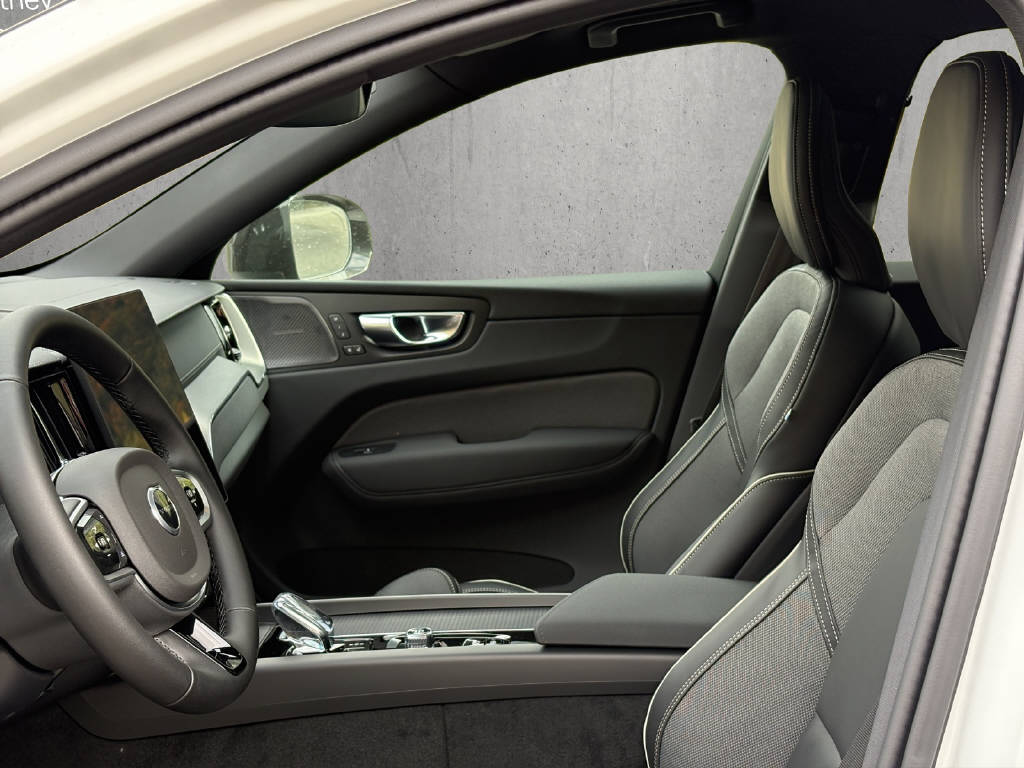 Image VOLVO XC60 XC60 2.0 B5 MH Black Edition AWD