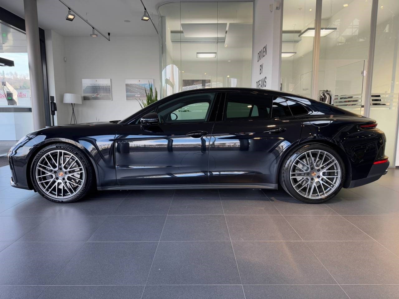 PORSCHE PANAMERA E-HYBRID Panamera 4 E-Hybrid-showroom-element-1