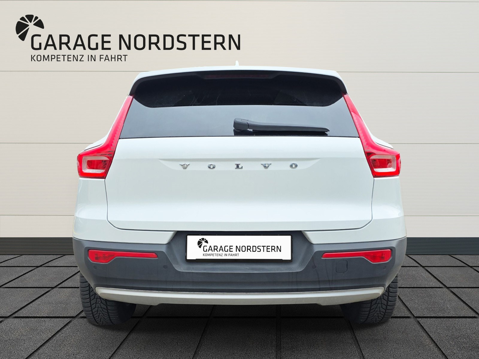 VOLVO XC40 1.5 T5 PiH Inscription-showroom-element-3