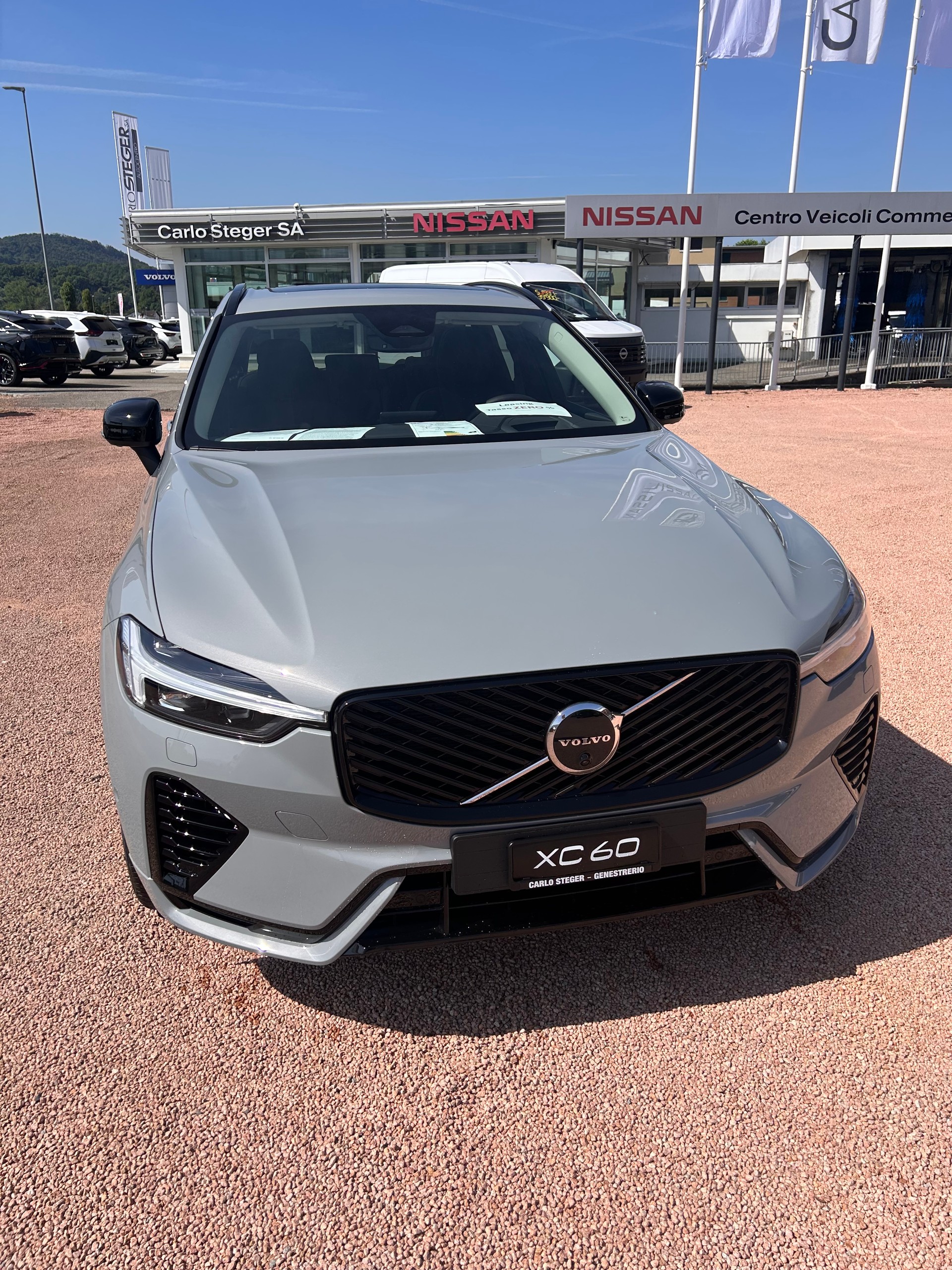VOLVO XC60 T6 eAWD PluginHybrid Ultra Dark Geartronic-showroom-element-1