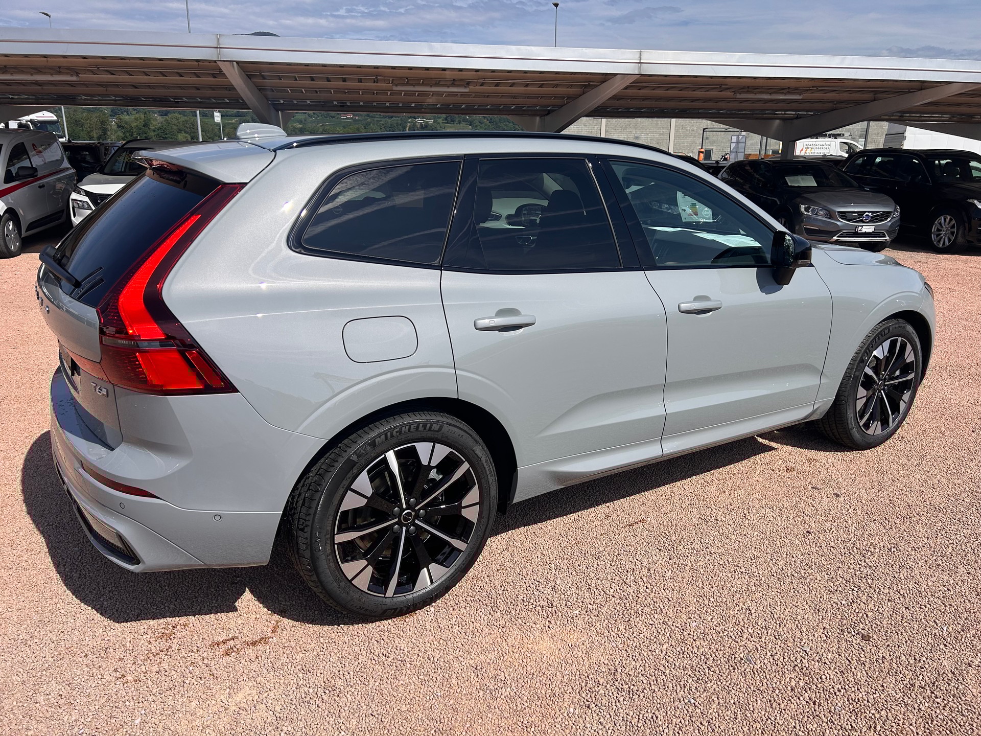VOLVO XC60 T6 eAWD PluginHybrid Ultra Dark Geartronic-showroom-element-3