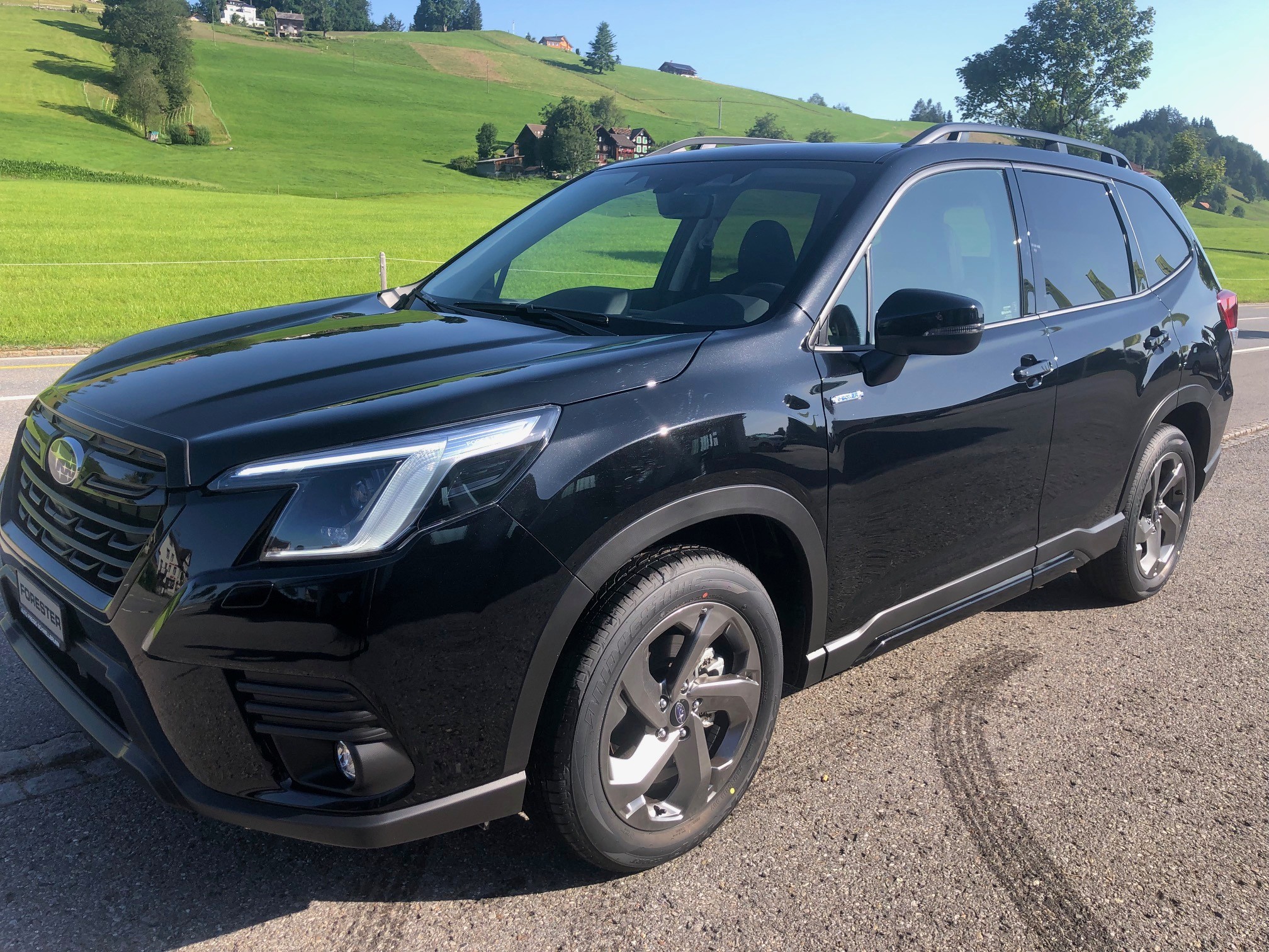 SUBARU Forester 2.0i e-Boxer Luxury (SUV / Gelndewagen)