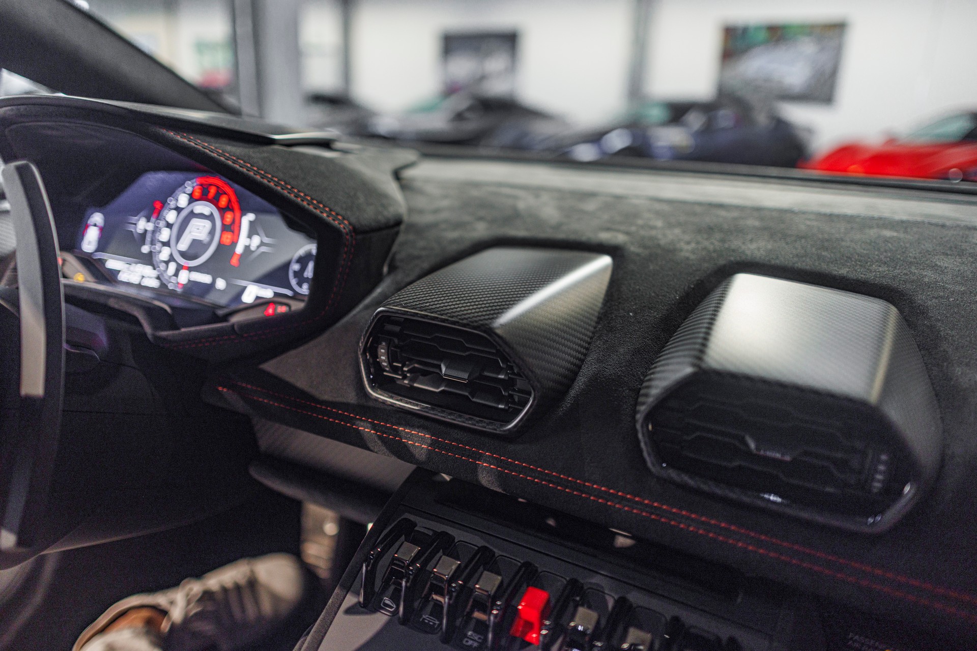 LAMBORGHINI Huracán Sterrato-image-14