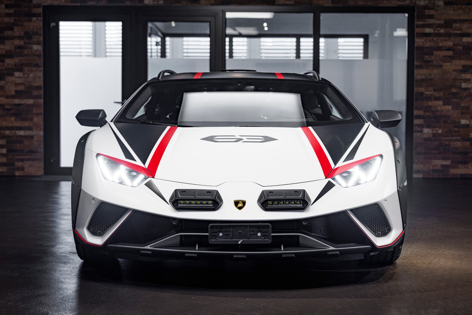 LAMBORGHINI Huracán Sterrato-image-1