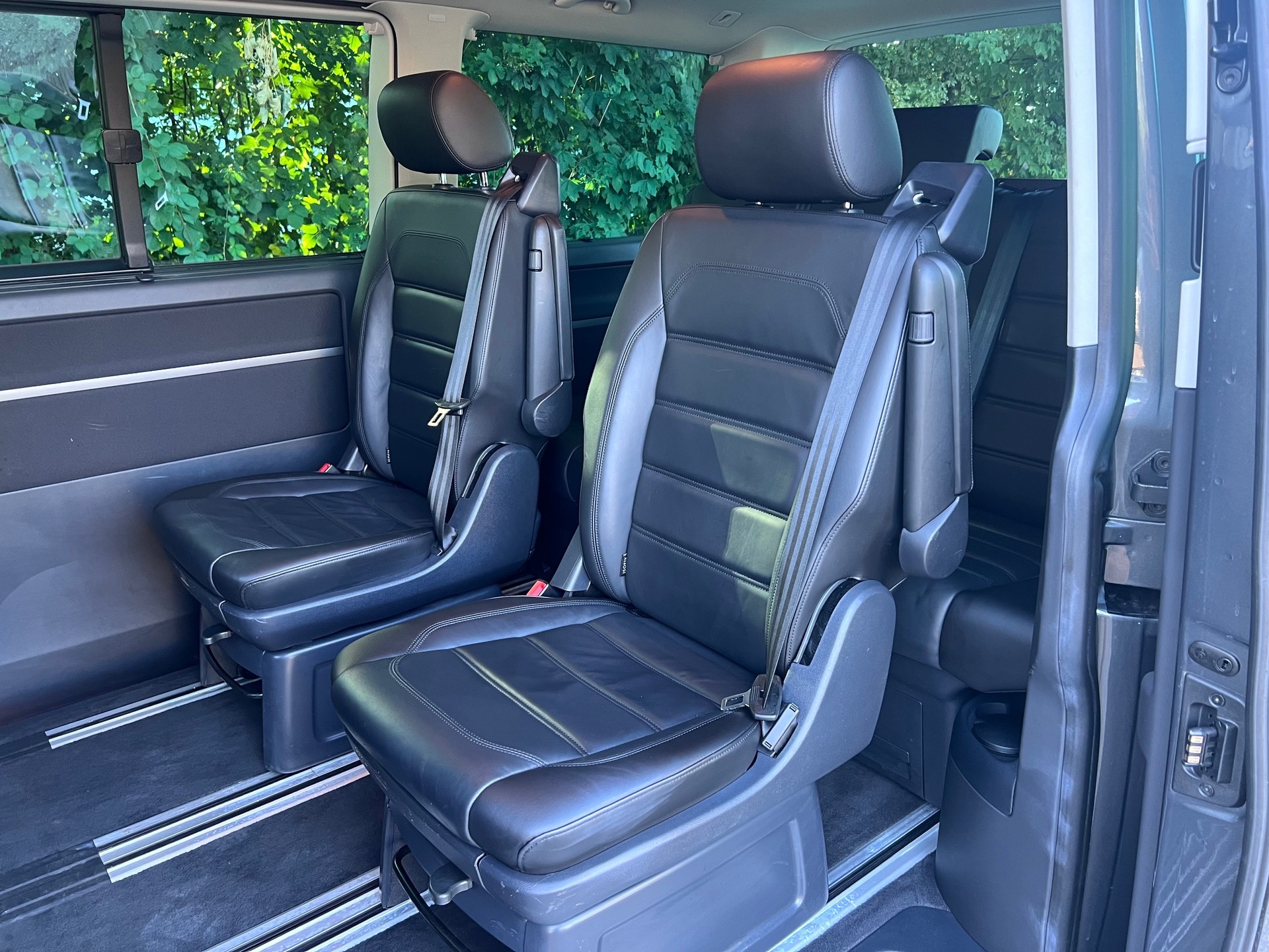 VW T6 Multivan 2.0 Bi-TDI Gen Six 4Motion DSG-image-6