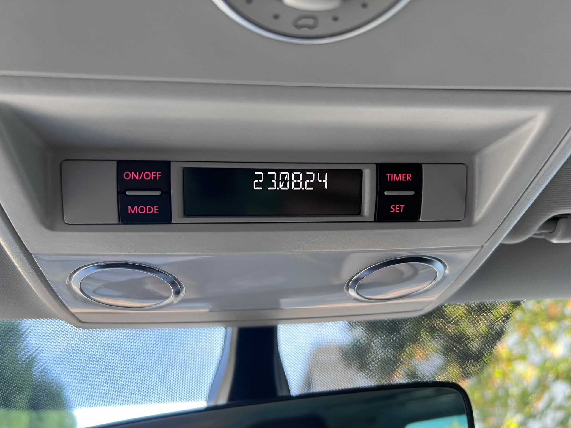 VW T6 Multivan 2.0 Bi-TDI Gen Six 4Motion DSG-image-14
