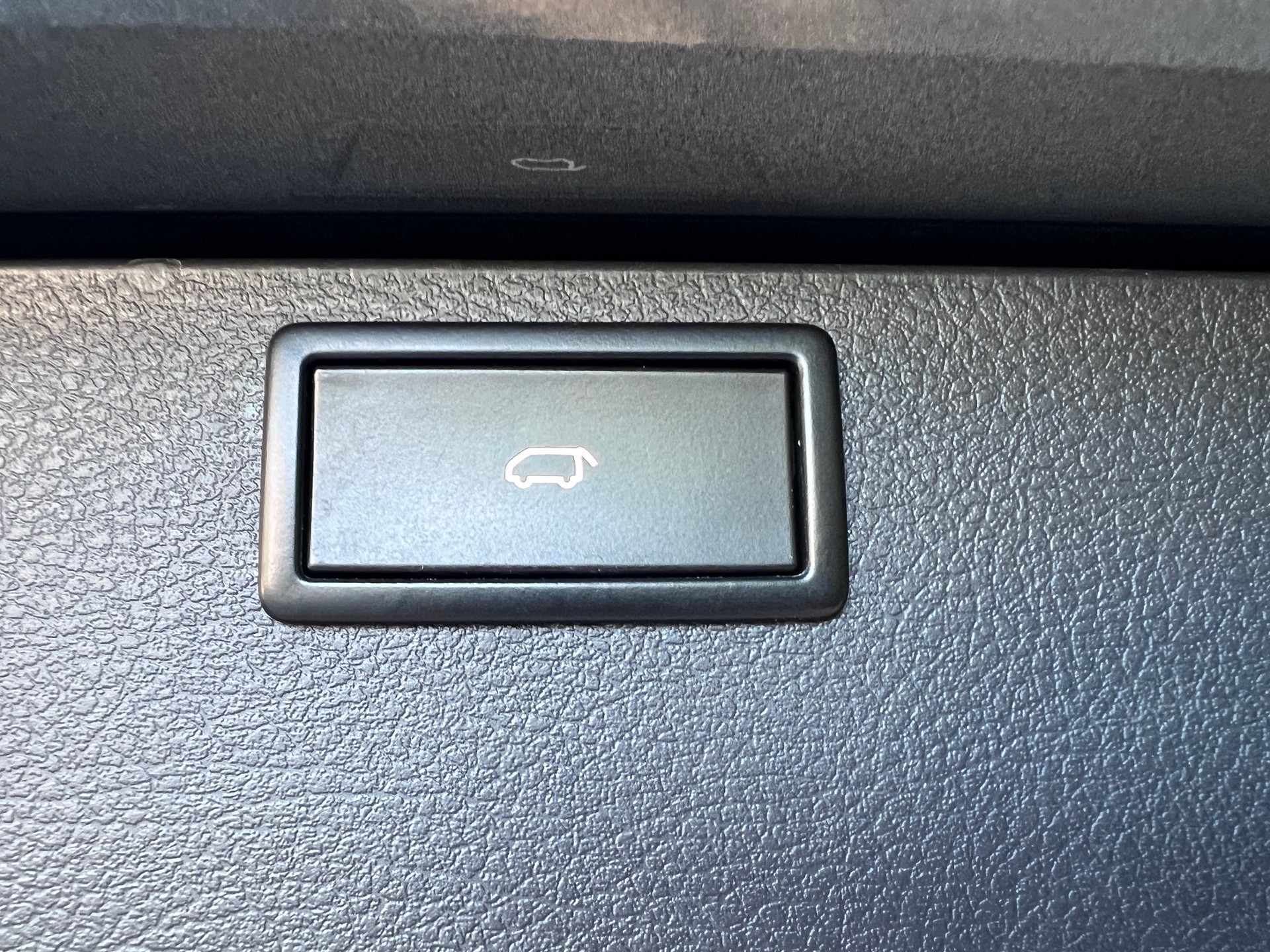 VW T6 Multivan 2.0 Bi-TDI Gen Six 4Motion DSG-image-15