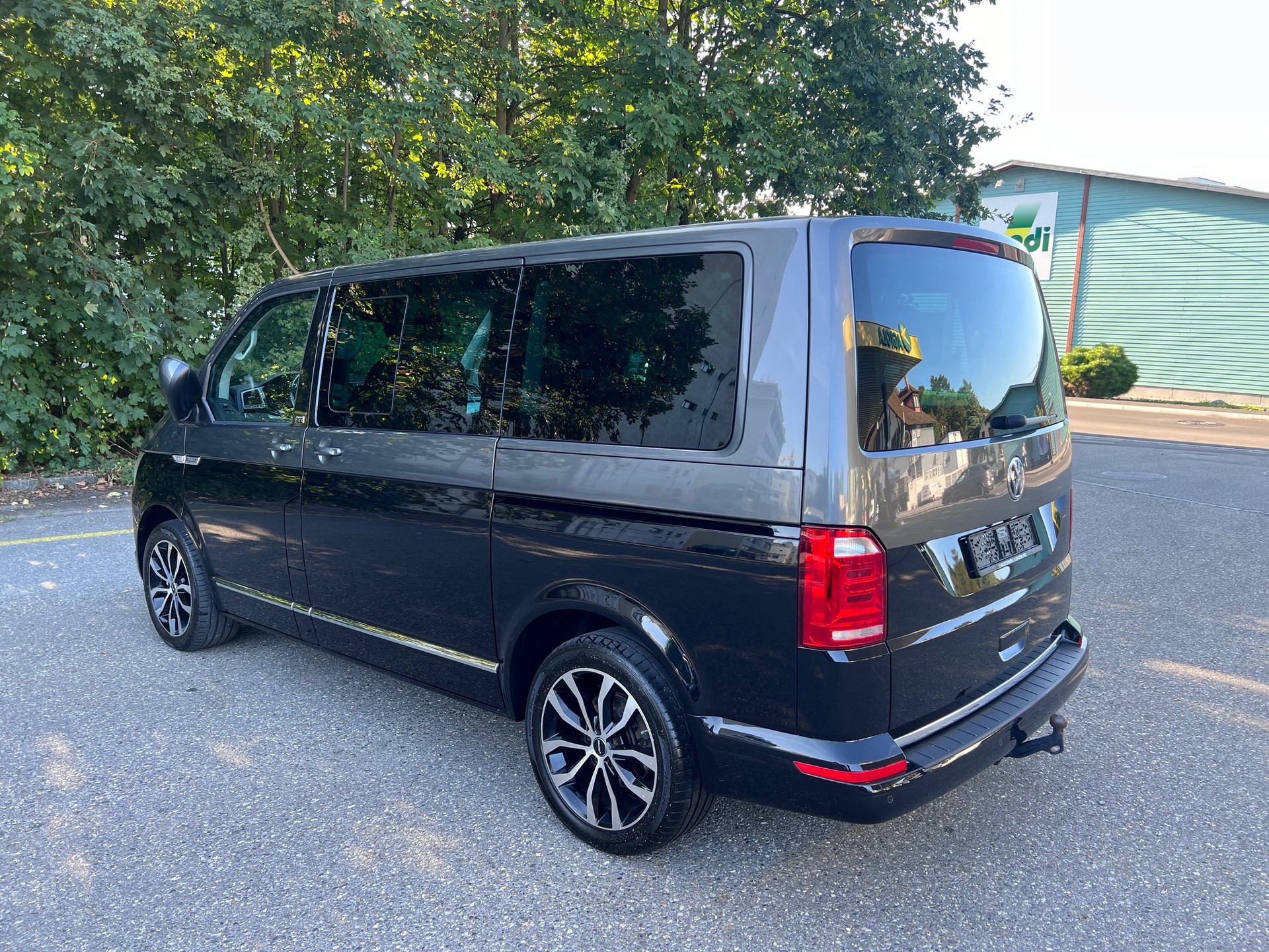VW T6 Multivan 2.0 Bi-TDI Gen Six  4Motion DSG-showroom-element-2