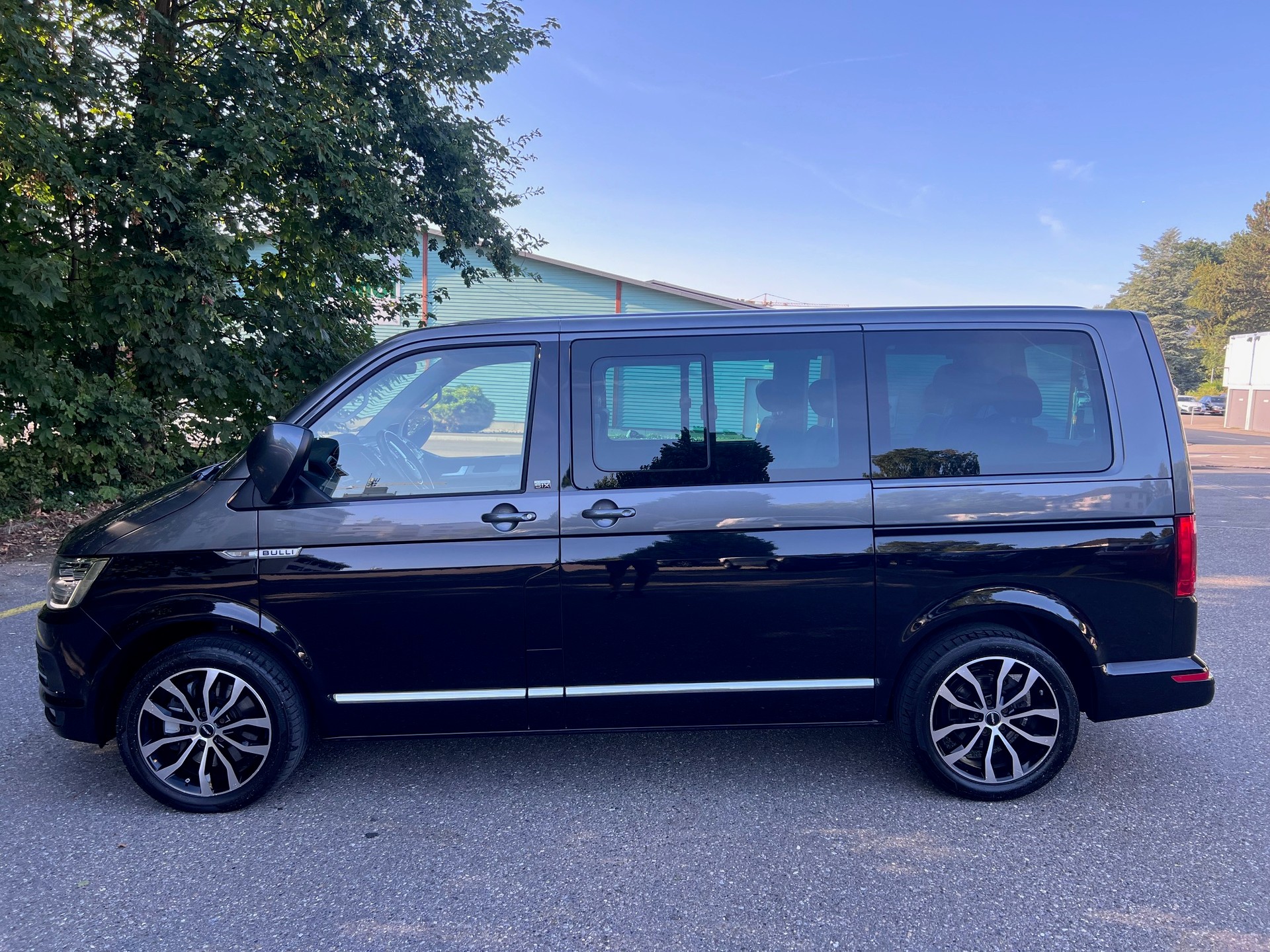 VW T6 Multivan 2.0 Bi-TDI Gen Six  4Motion DSG-showroom-element-1