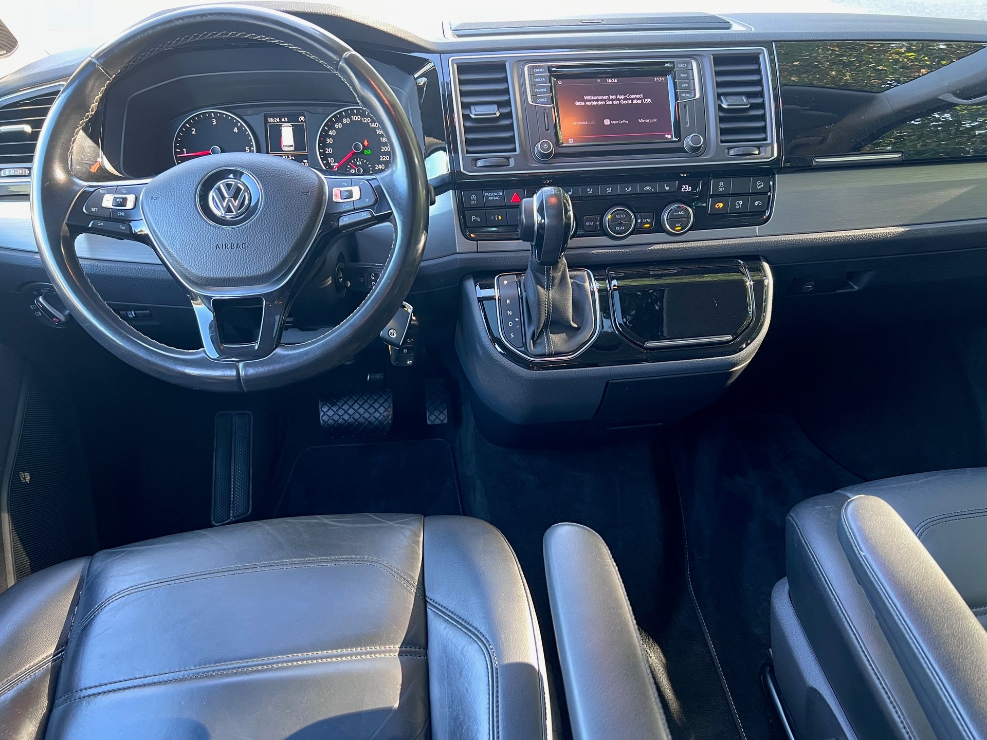 VW T6 Multivan 2.0 Bi-TDI Gen Six 4Motion DSG-image-4