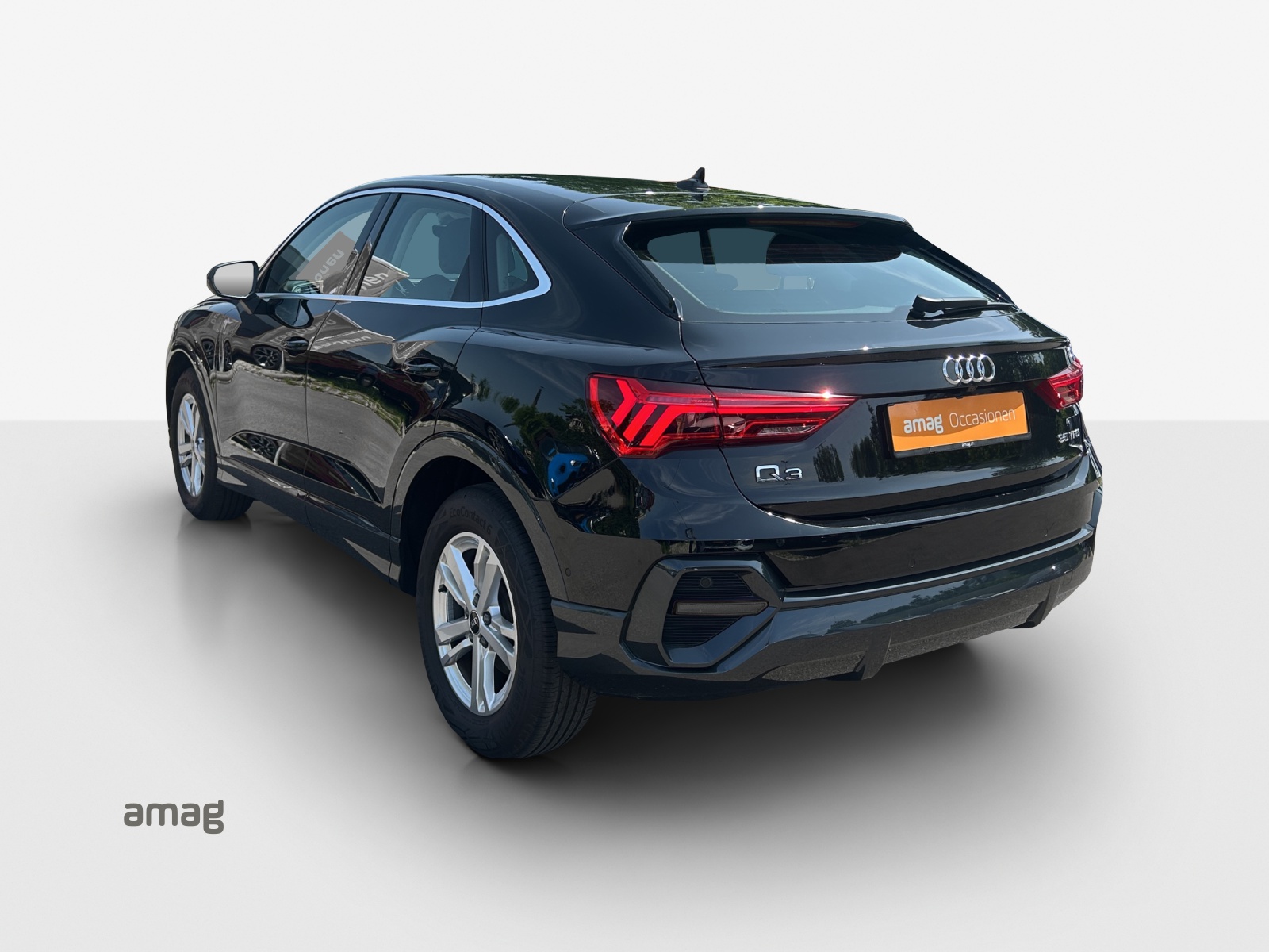 AUDI Q3 Sportback 35 TFSI Attraction-showroom-element-2