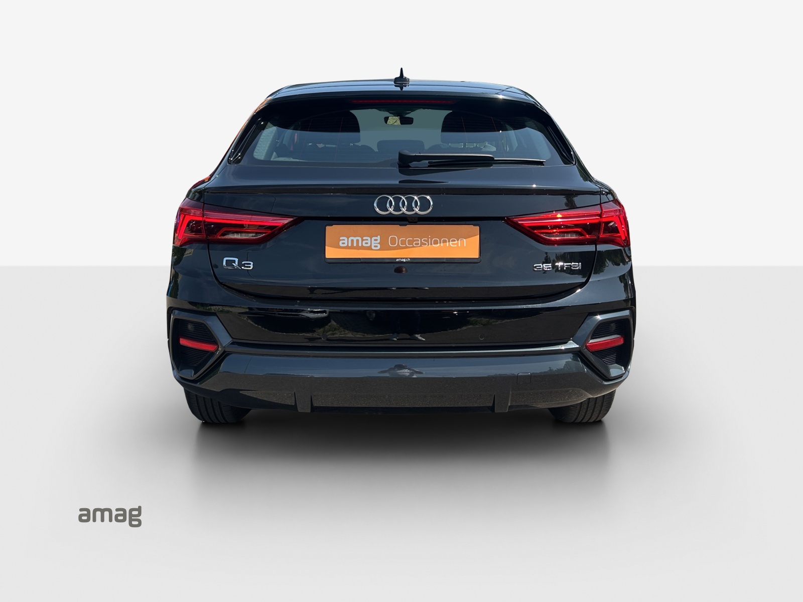 AUDI Q3 Sportback 35 TFSI Attraction-showroom-element-3