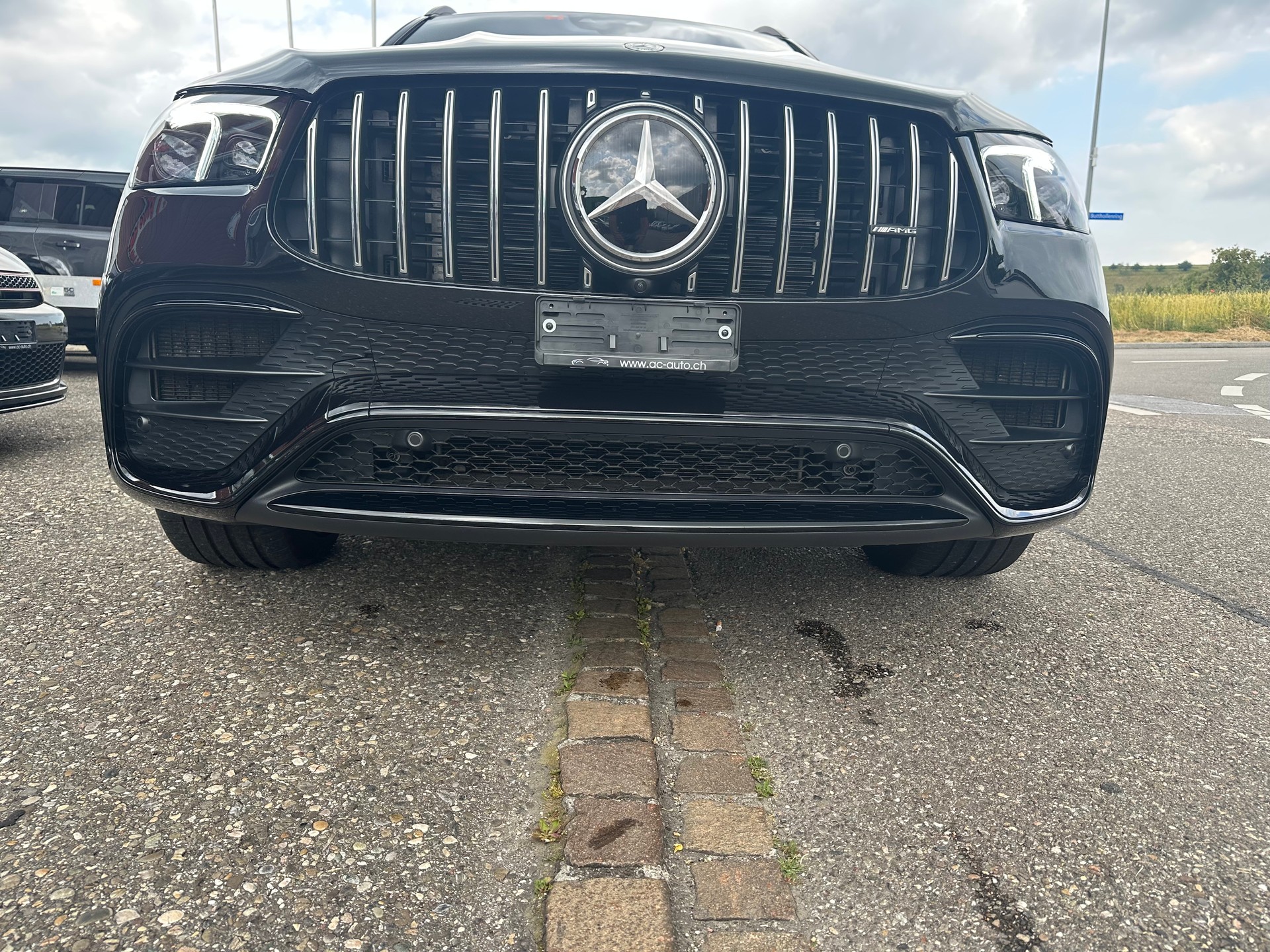 MERCEDES-BENZ GLE 63 S AMG 4Matic+ 9G-Speedshift-showroom-element-2