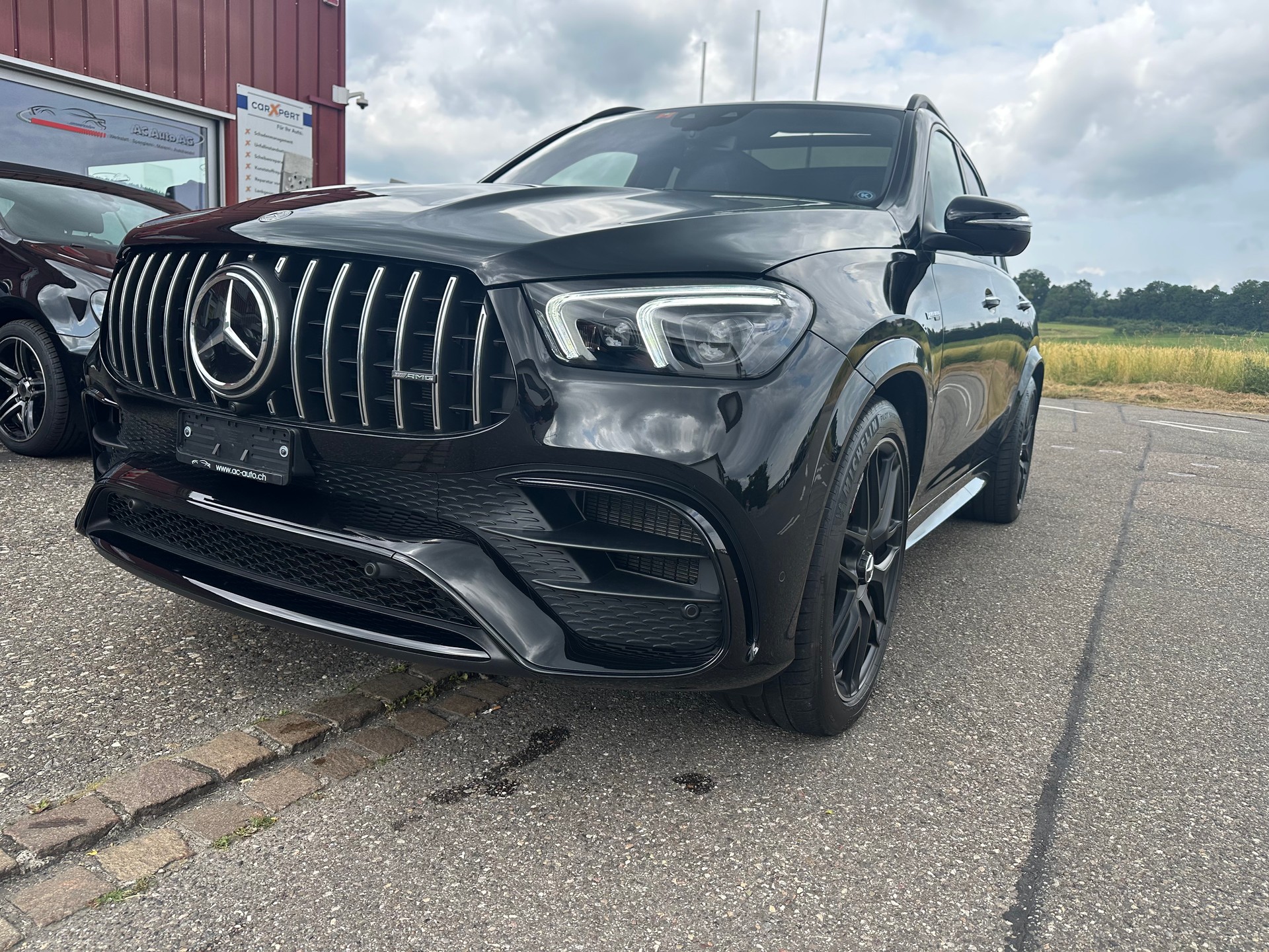 MERCEDES-BENZ GLE 63 S AMG 4Matic+ 9G-Speedshift-showroom-element-1