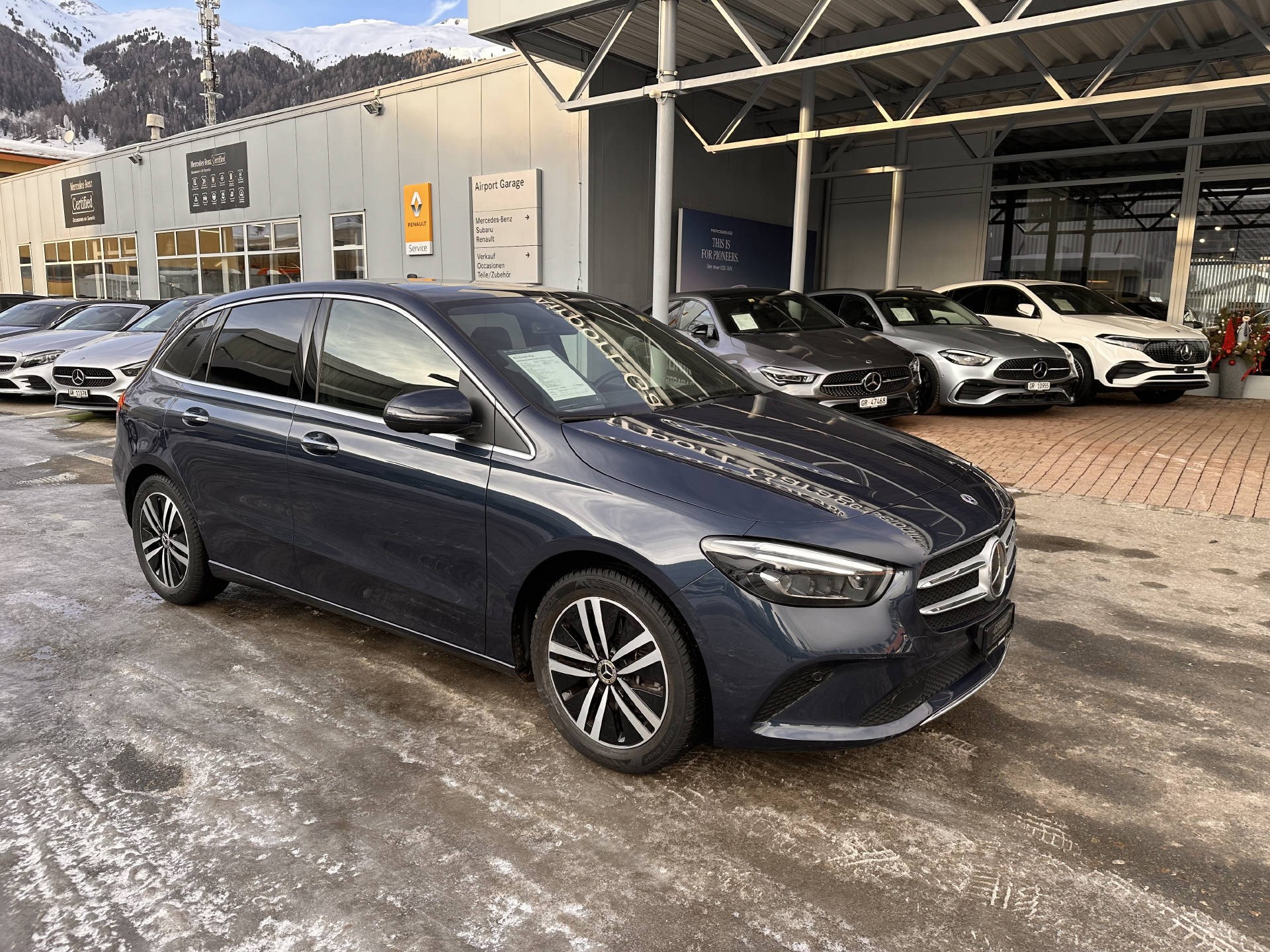 MERCEDES-BENZ B 220 d Progressive 4matic-showroom-element-1