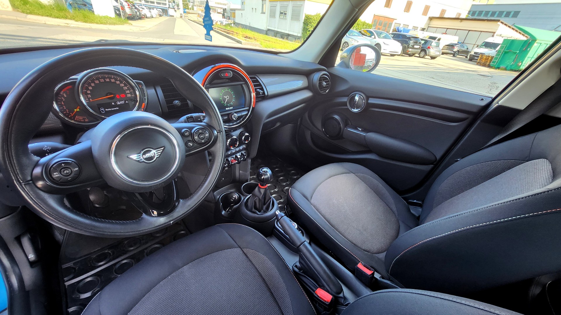 MINI Cooper Blackyard-image-5